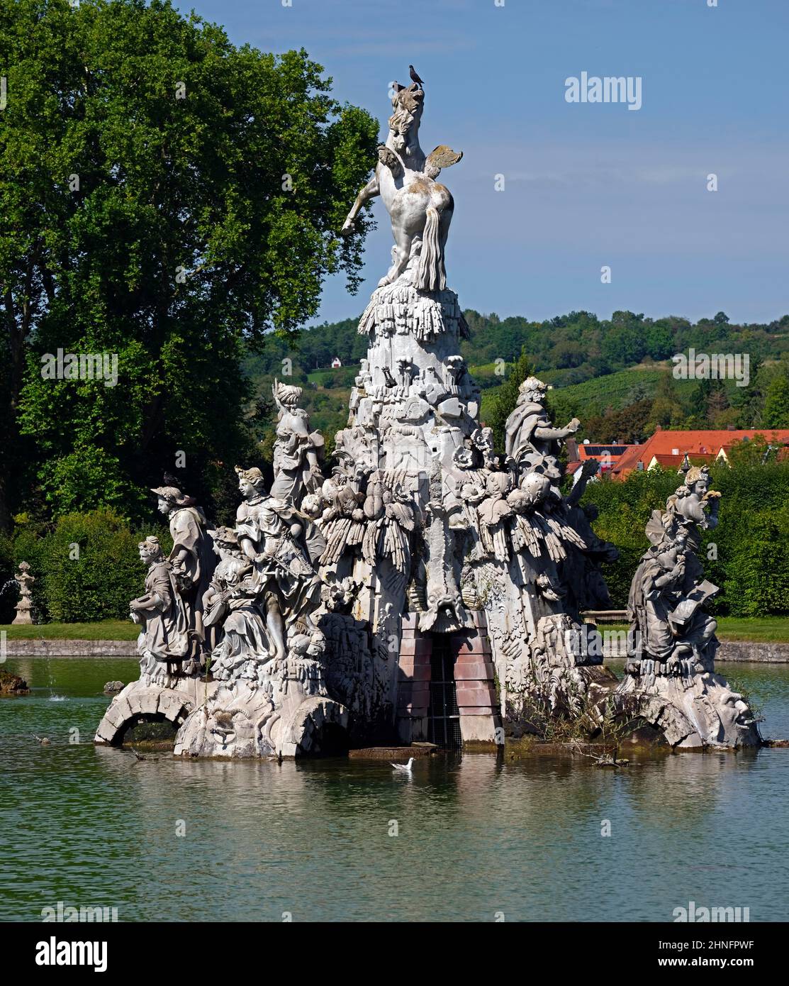 Grand lac avec Musenberg, jardin rococo, château, Veitshoechheim, Bavière, Allemagne Banque D'Images