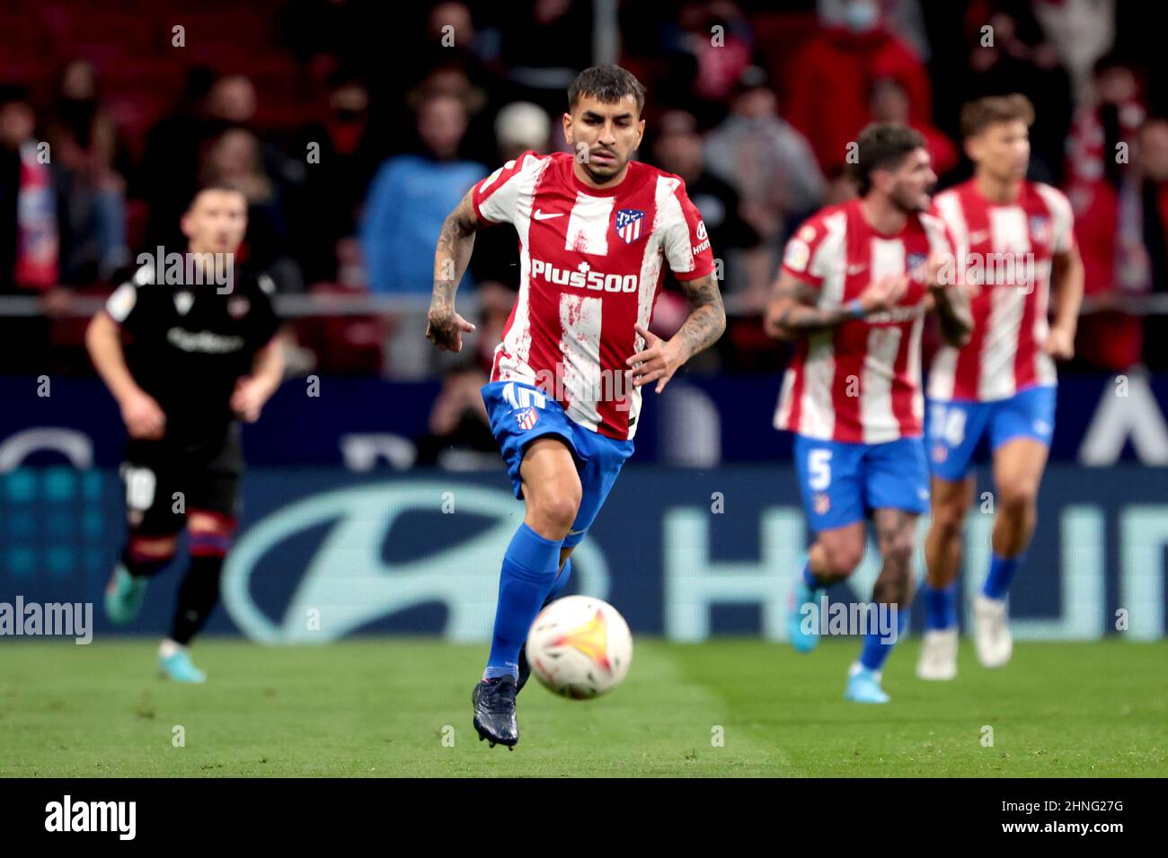 Madrid, espagnol. 16th févr. 2022. Madrid Espagne; 02.16.2022.- Atletico de Madrid contre Levante UD match de la Ligue espagnole de football jour 21 au stade Santiago Bernabeu de Madrid. Atletico Madrid joueur Correa final score 0-1 but par Gonzalo Melero 54_ Credit: Juan Carlso Rojas/dpa/Alamy Live News Banque D'Images