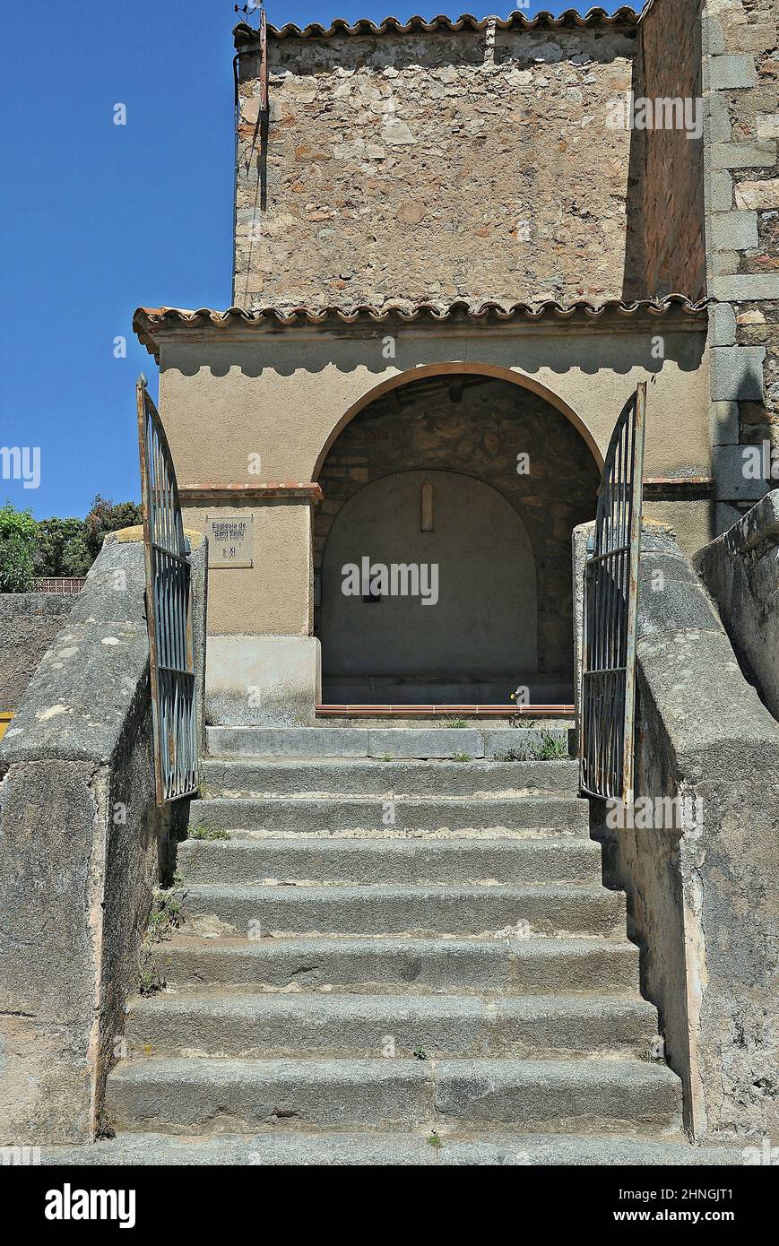 Église de Sant Feliu à Buixalleu dans la région de la Selva province de Gérone, Catalogne, Espagne Banque D'Images