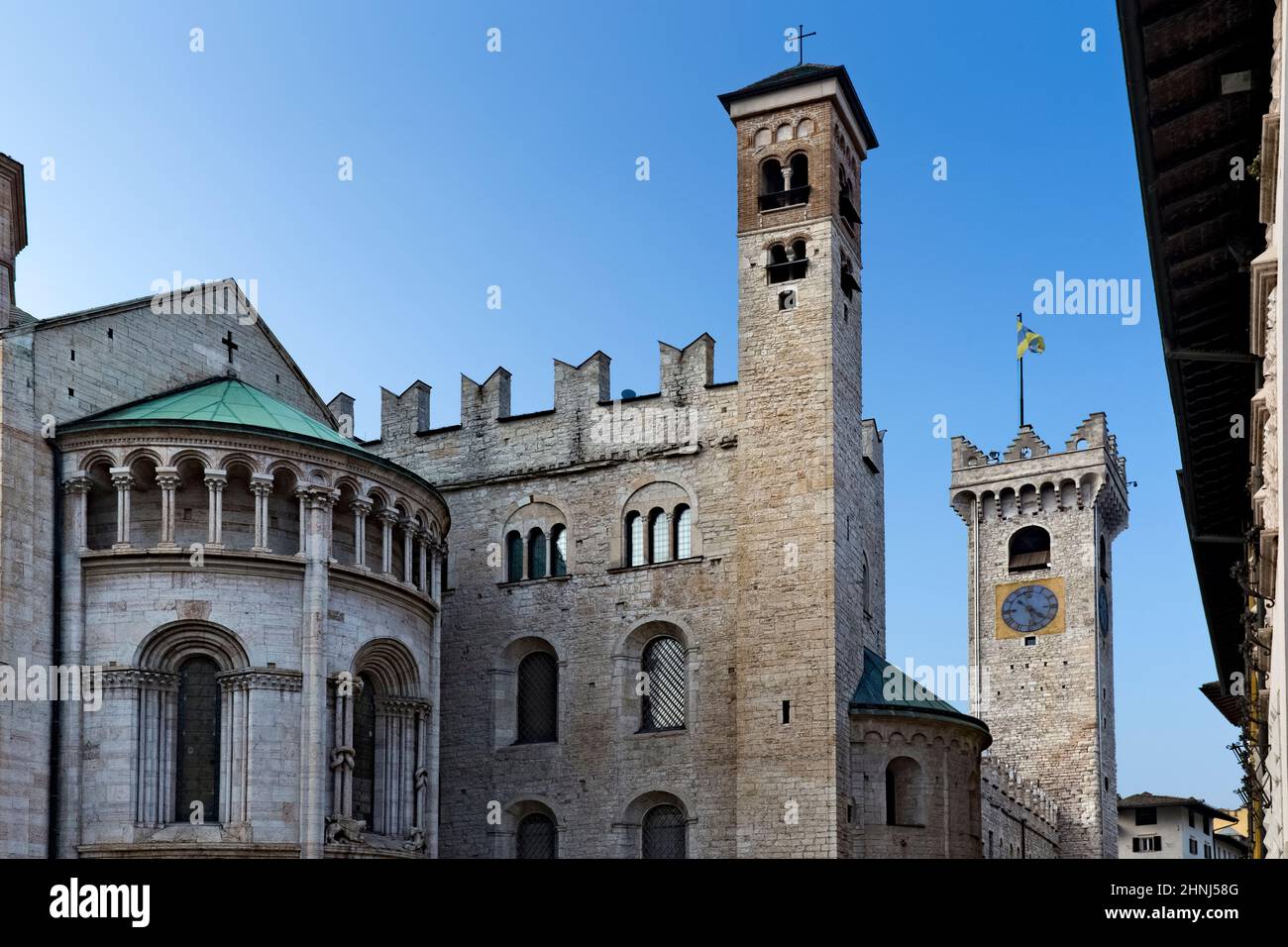 Le 'Castelletto dei Vescovi' (château des évêques) et la cathédrale de la ville de trente. Trentin-Haut-Adige, Italie, Europe. Banque D'Images