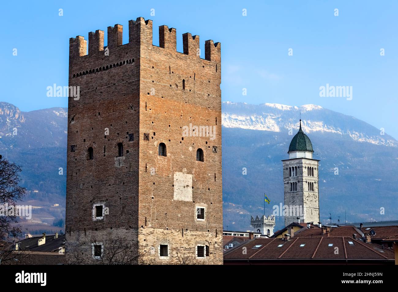 Trento: La Tour Vanga est une fortification médiévale et porte le nom de son constructeur, les Evêques Federico Vanga. Trentin, Italie. Banque D'Images