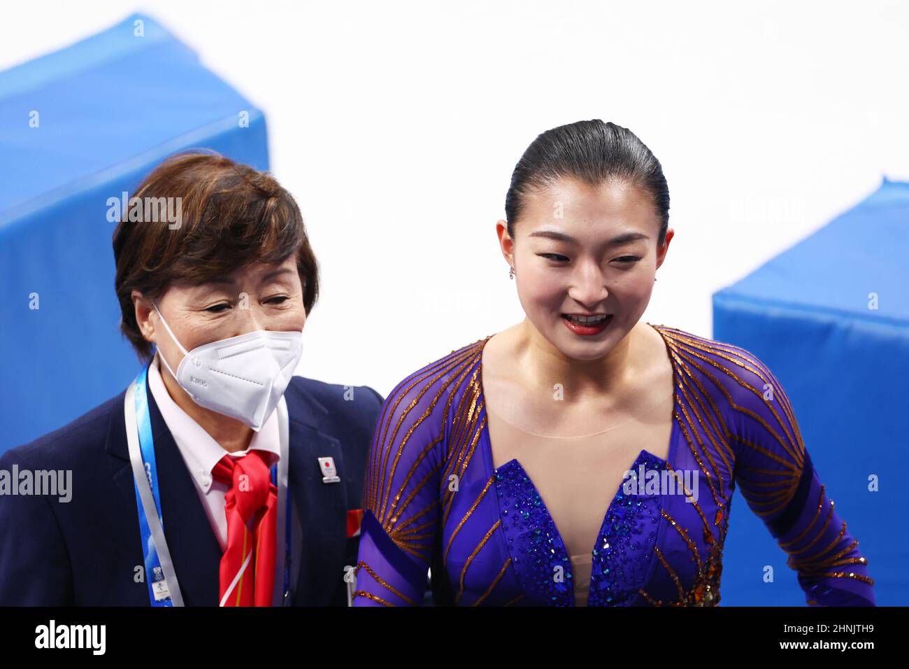Pékin, Chine. 17th févr. 2022. Kaori Sakamoto et Sonoko Nakano entraîneur  (JPN) patinage artistique : patinage libre des femmes pendant les Jeux  Olympiques d'hiver de 2022 à Beijing, au stade intérieur de