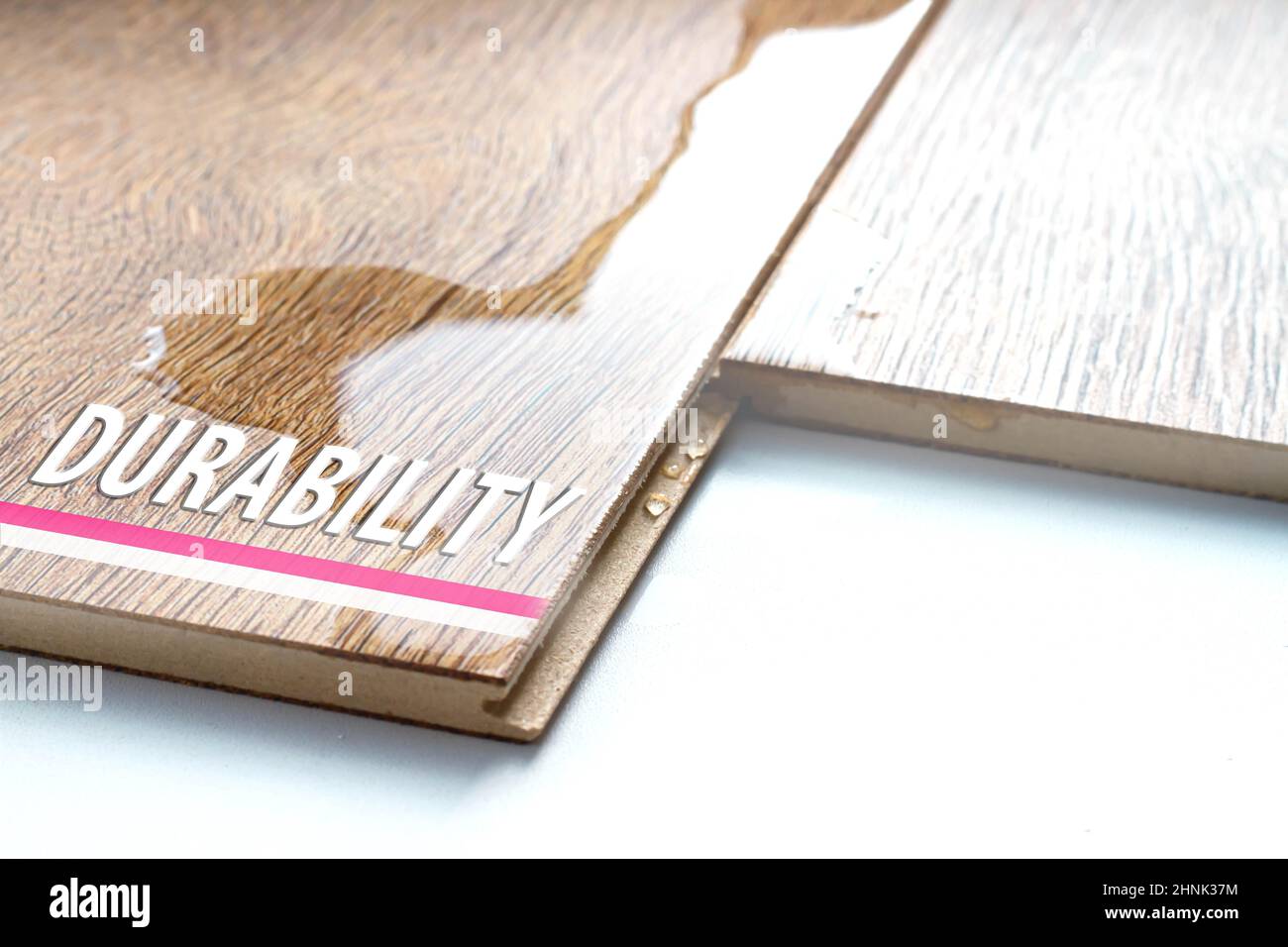 Stratifié pour la cuisine. Revêtements de sol pour les pièces à forte humidité. Les sols sont étanches. Protection contre l'humidité. Banque D'Images