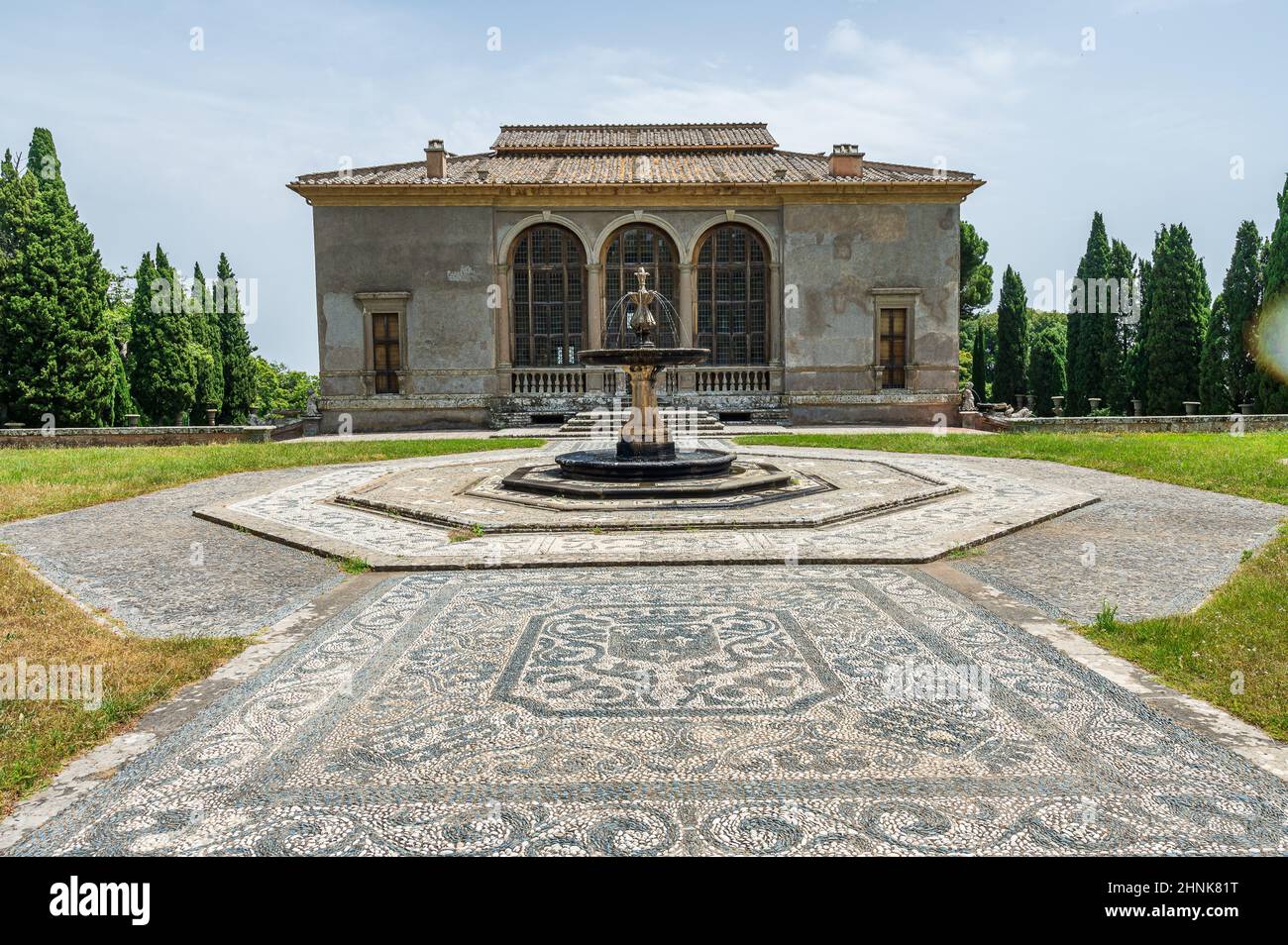 Fontaine dans les jardins de Villa Farnese Banque D'Images