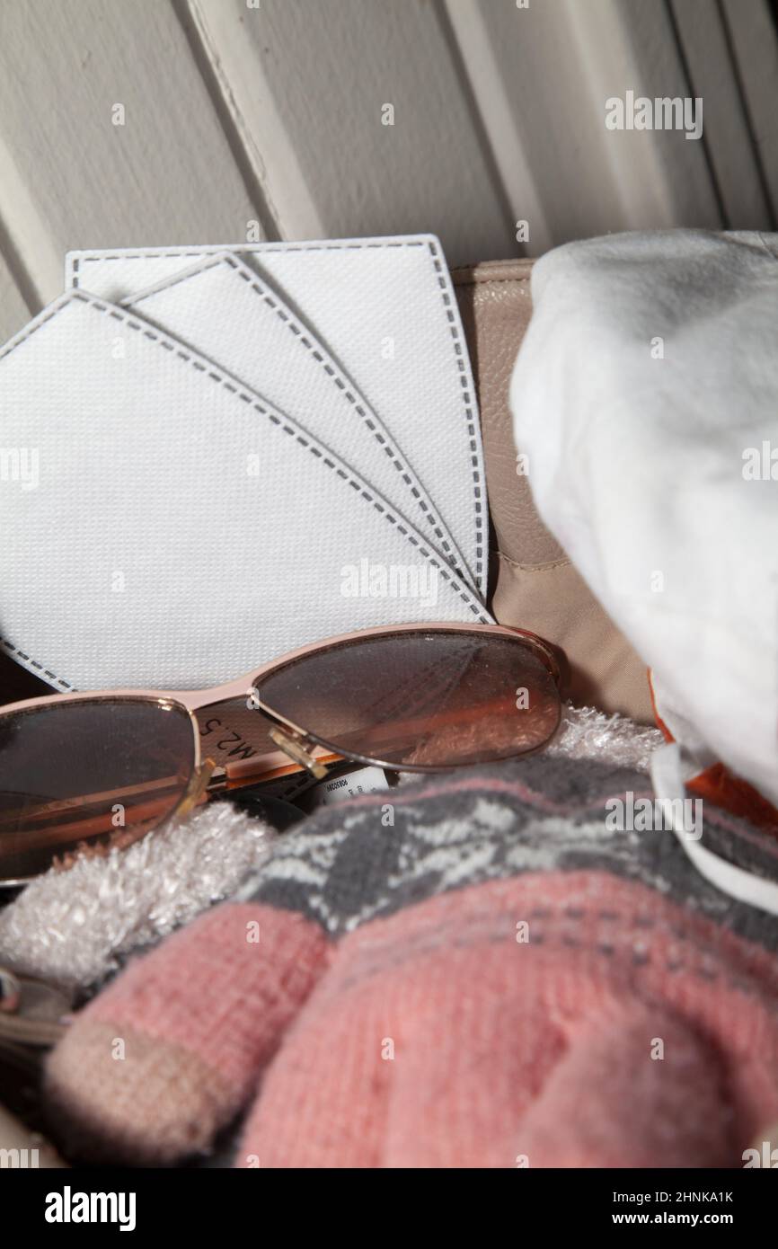 À l'intérieur d'une porte-monnaie pendant une pandémie Banque D'Images