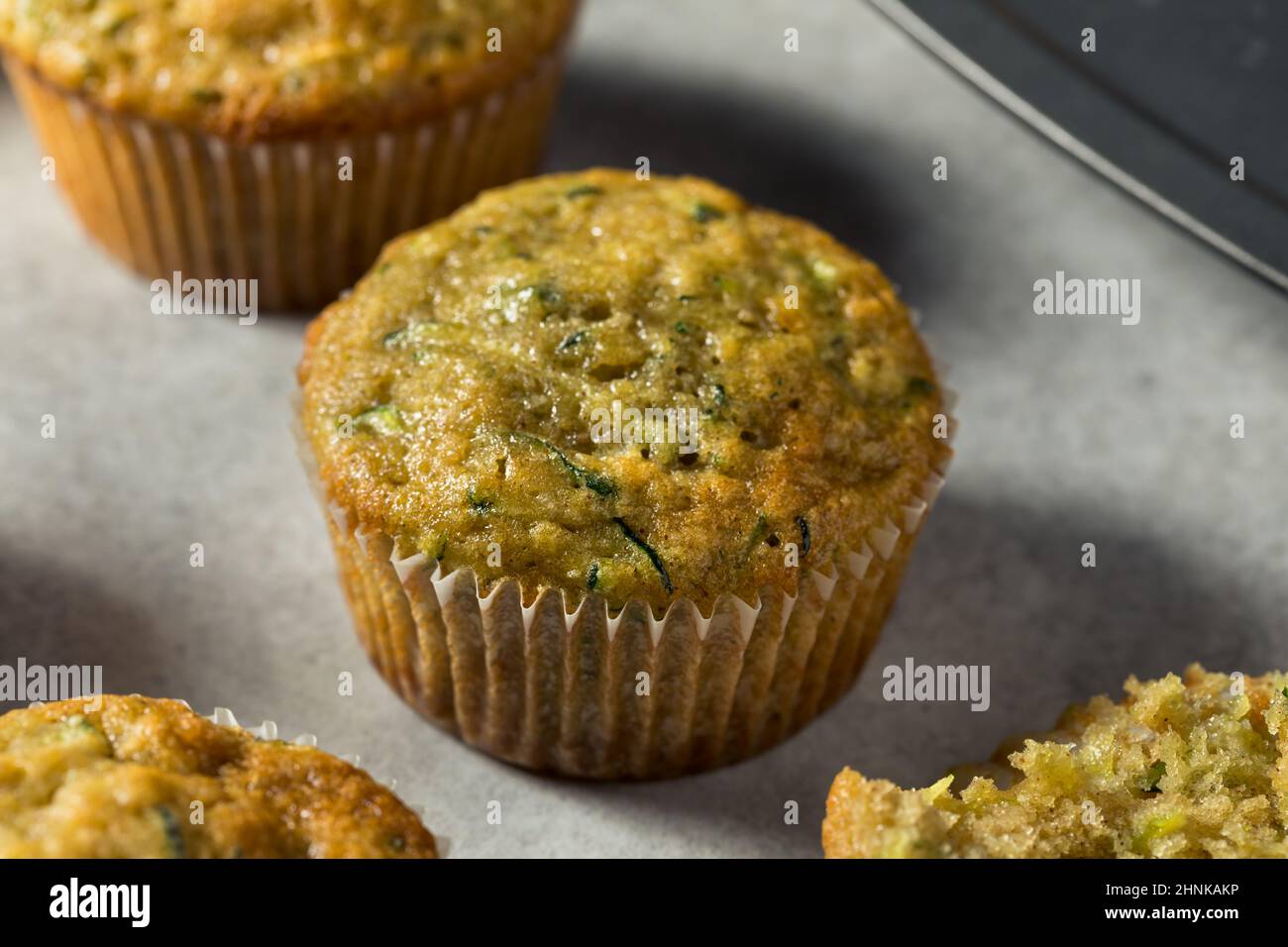 Muffins aux courgettes maison prêts à manger Banque D'Images