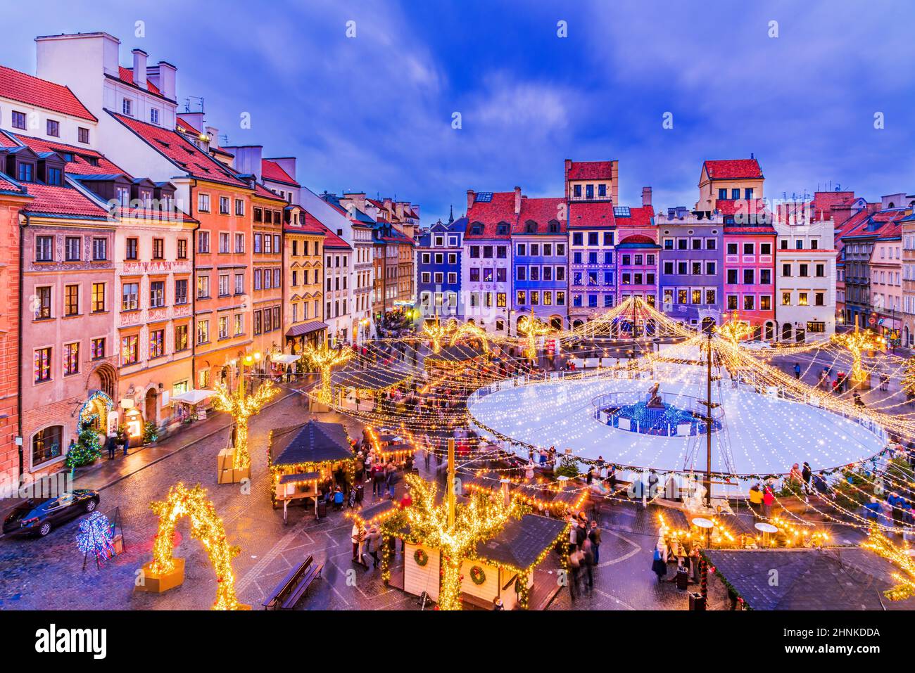 Varsovie, Pologne - Patinoire sur la place de la vieille ville et le marché de Noël Banque D'Images