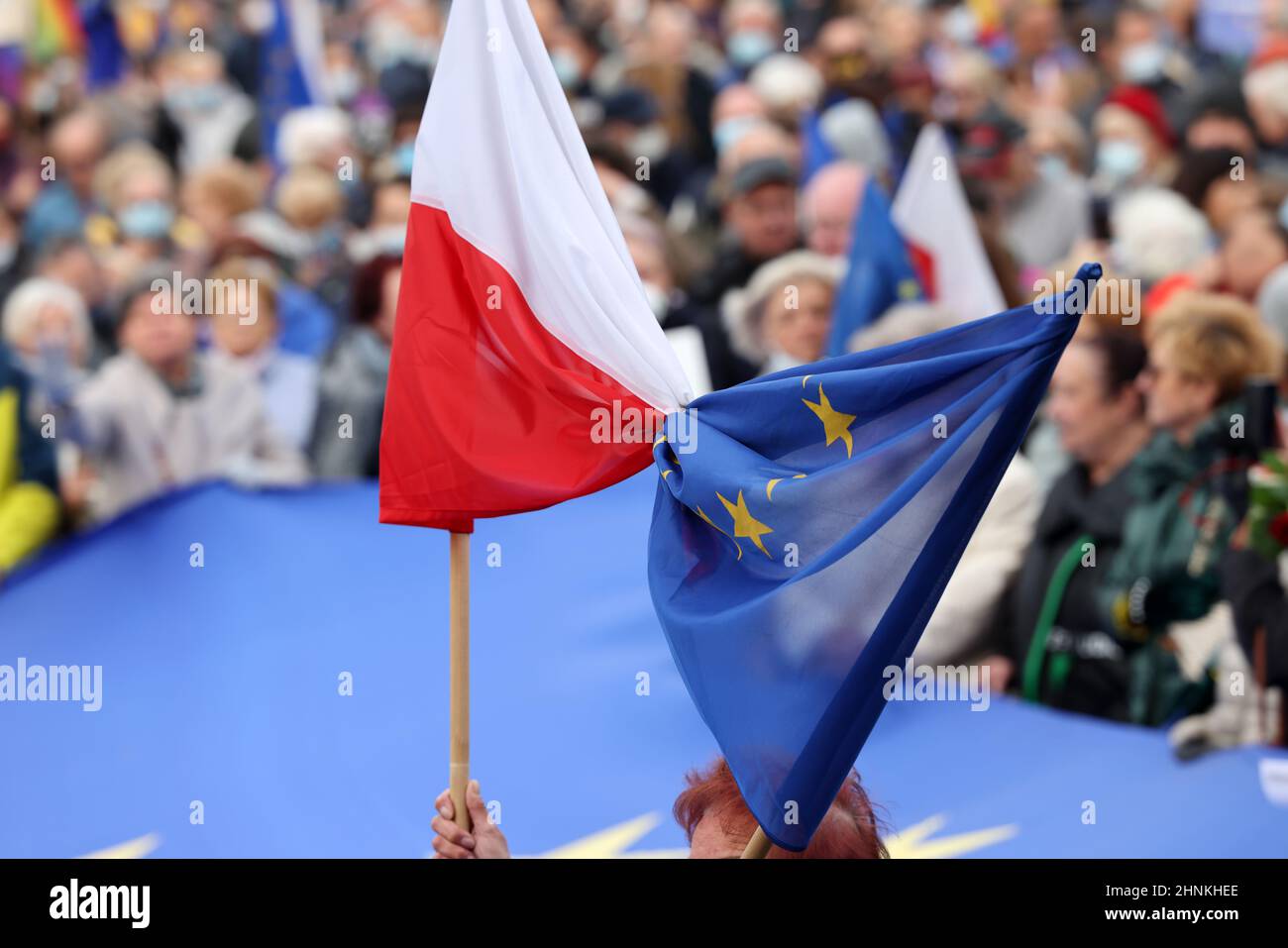 Cracovie Pologne - nous restons les feuilles du gouvernement! Les gens protestent contre le verdict du Tribunal constitutionnel. Banque D'Images