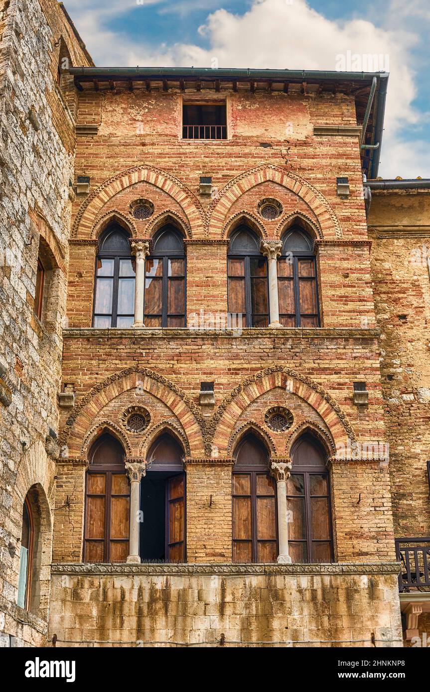 L'architecture médiévale de San Gimignano, ville emblématique de l'Italie Banque D'Images