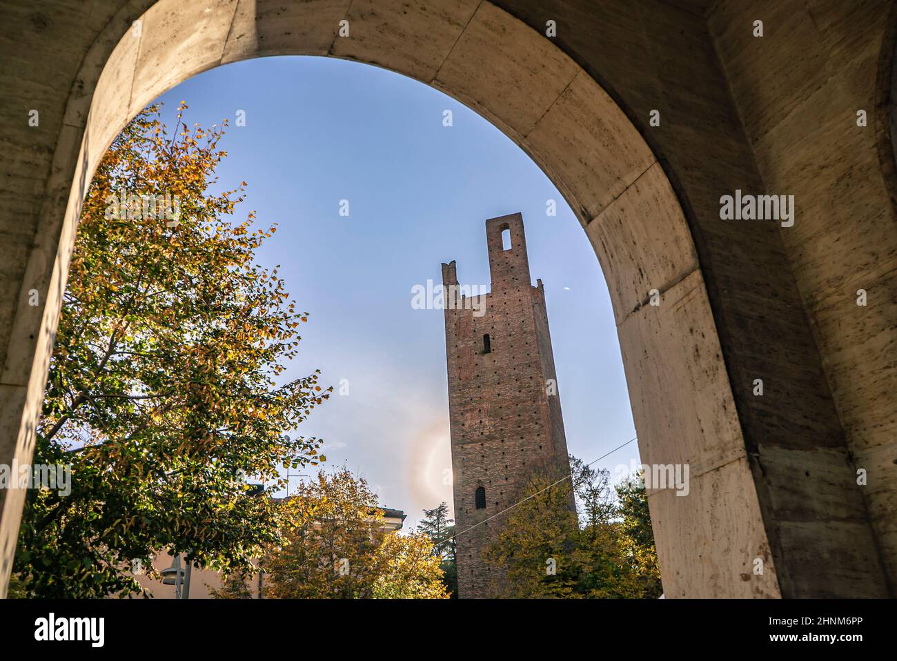 Tour Dona et tour Grimaldi : les deux tours anciennes de Rovigo en Italie Banque D'Images
