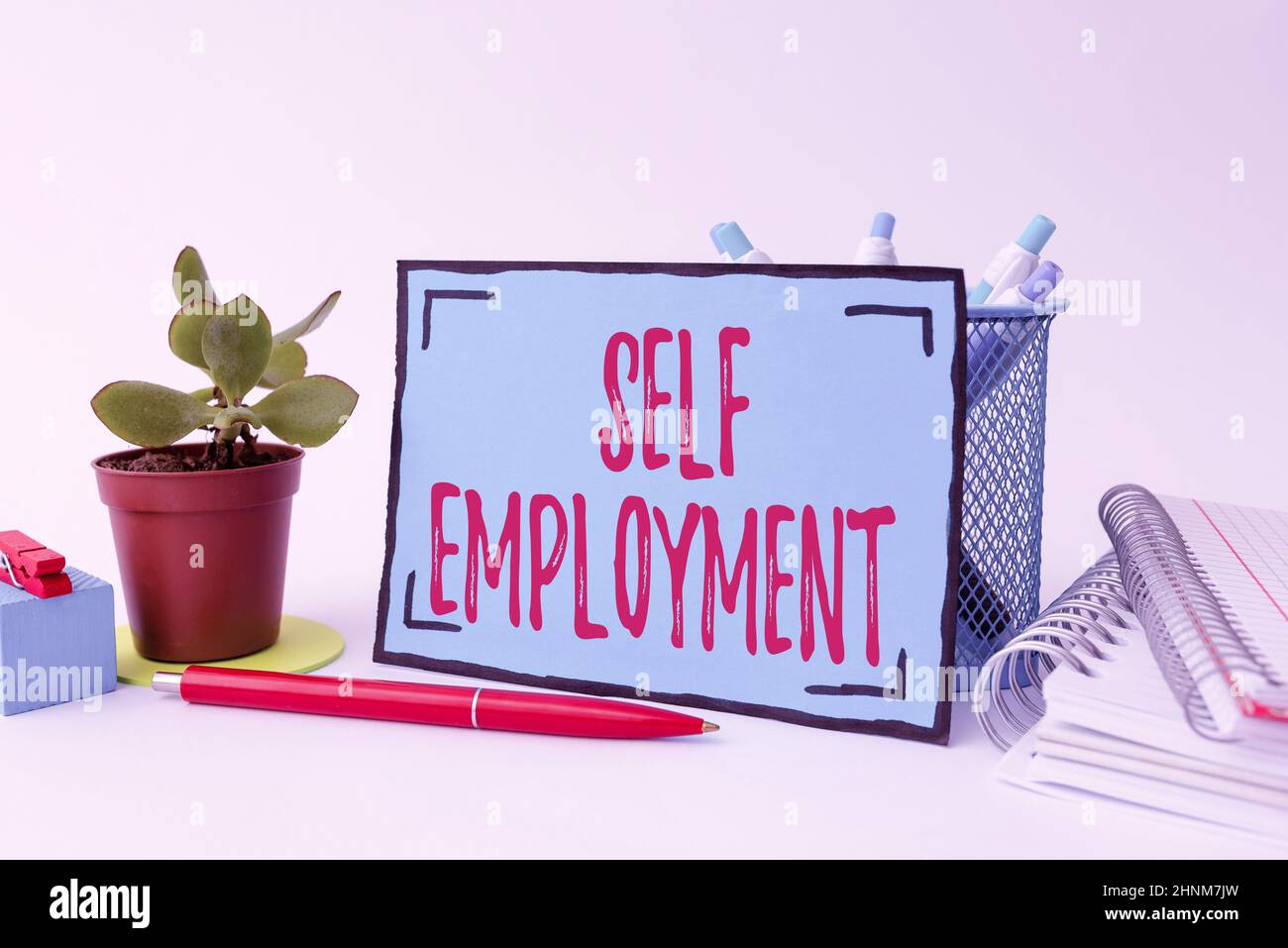 Légende de texte présentant l'auto-emploi, concept d'entreprise travaillant pour soi-même en tant que indépendant ou le propriétaire d'un business's Tidy Workspace Configuration rédaction de Banque D'Images