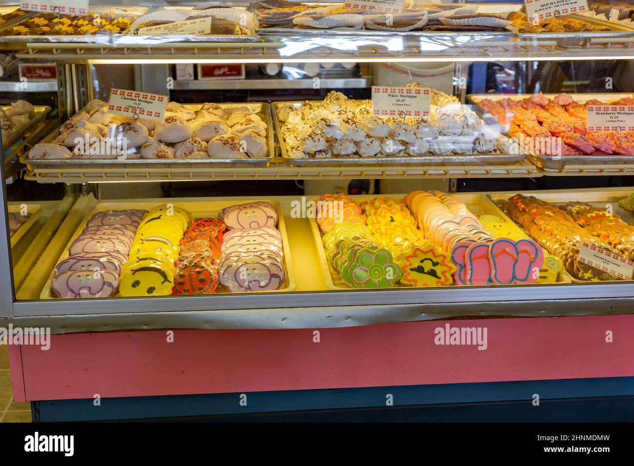 Solvang, OCT 24 2015 - vue intérieure de la boulangerie du village danois Banque D'Images