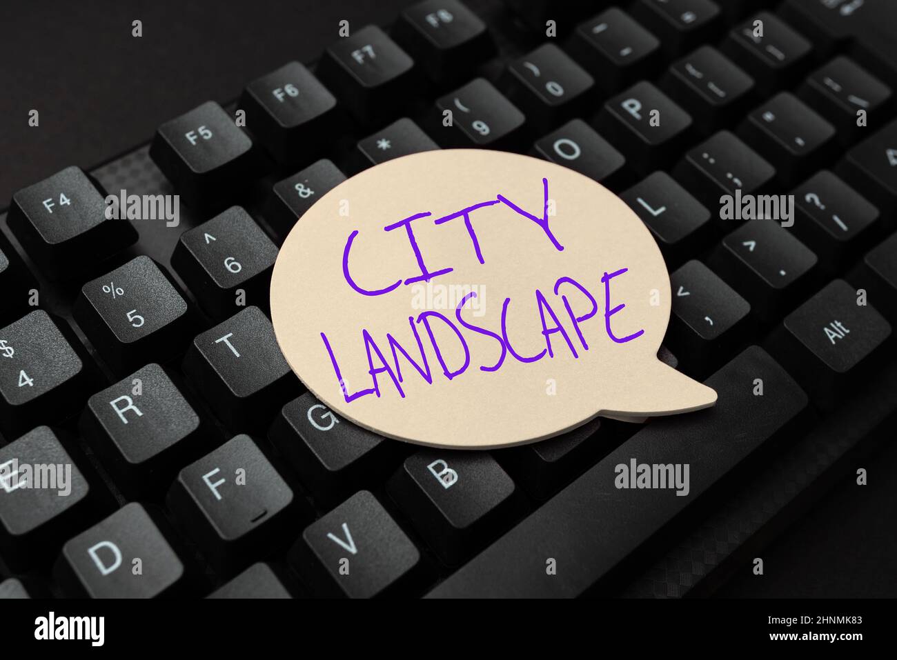 Affiche montrant le paysage de la ville, photo conceptuelle des aspects physiques d'une ville ou d'une zone urbaine composition d'un nouveau message électronique, recherche I Banque D'Images