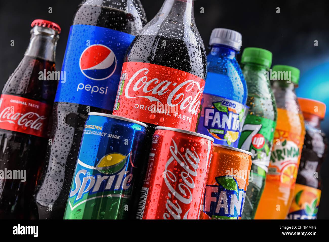 Bouteilles de boissons gazeuses global brands Banque D'Images