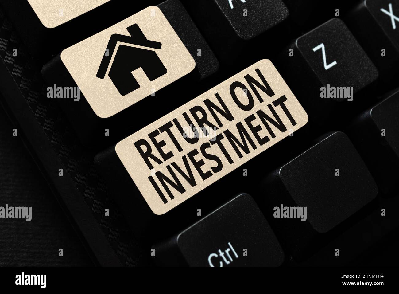 Écriture affichage du texte Retour sur investissement, concept signification mesure de performance utilisée évaluer l'efficacité de l'investissement convertir les données analogiques en données de forage Banque D'Images