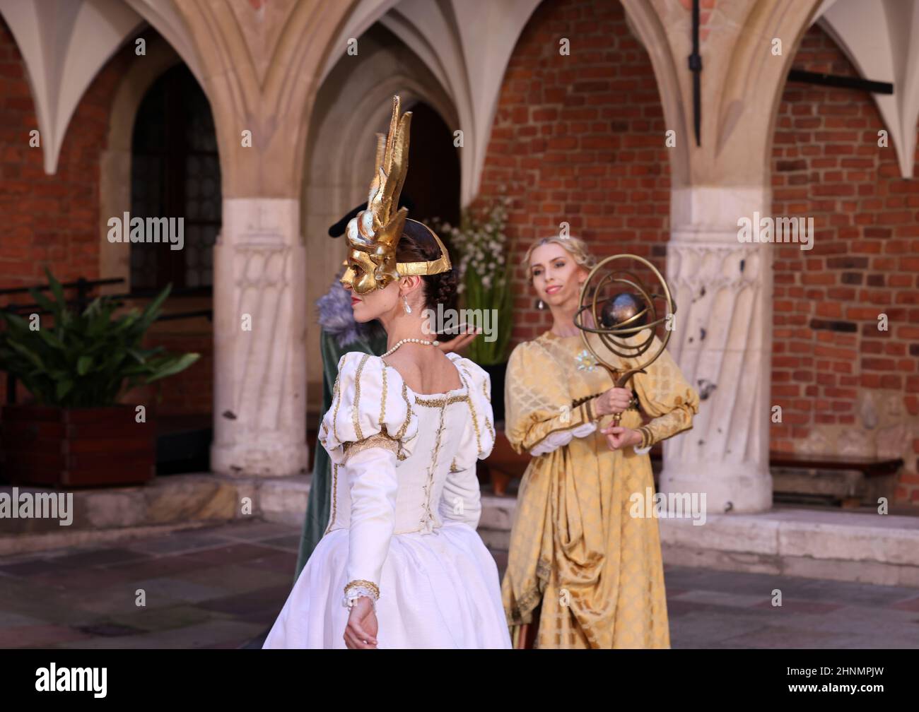 Cracovie, Pologne. Performance - Harmonia Mundi interprétée par Cracovie Danza Ballet Banque D'Images