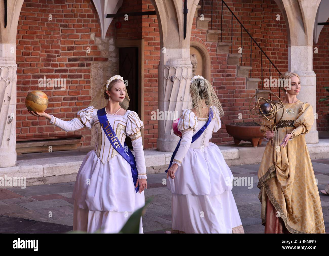 Cracovie, Pologne. Performance - Harmonia Mundi interprétée par Cracovie Danza Ballet Banque D'Images