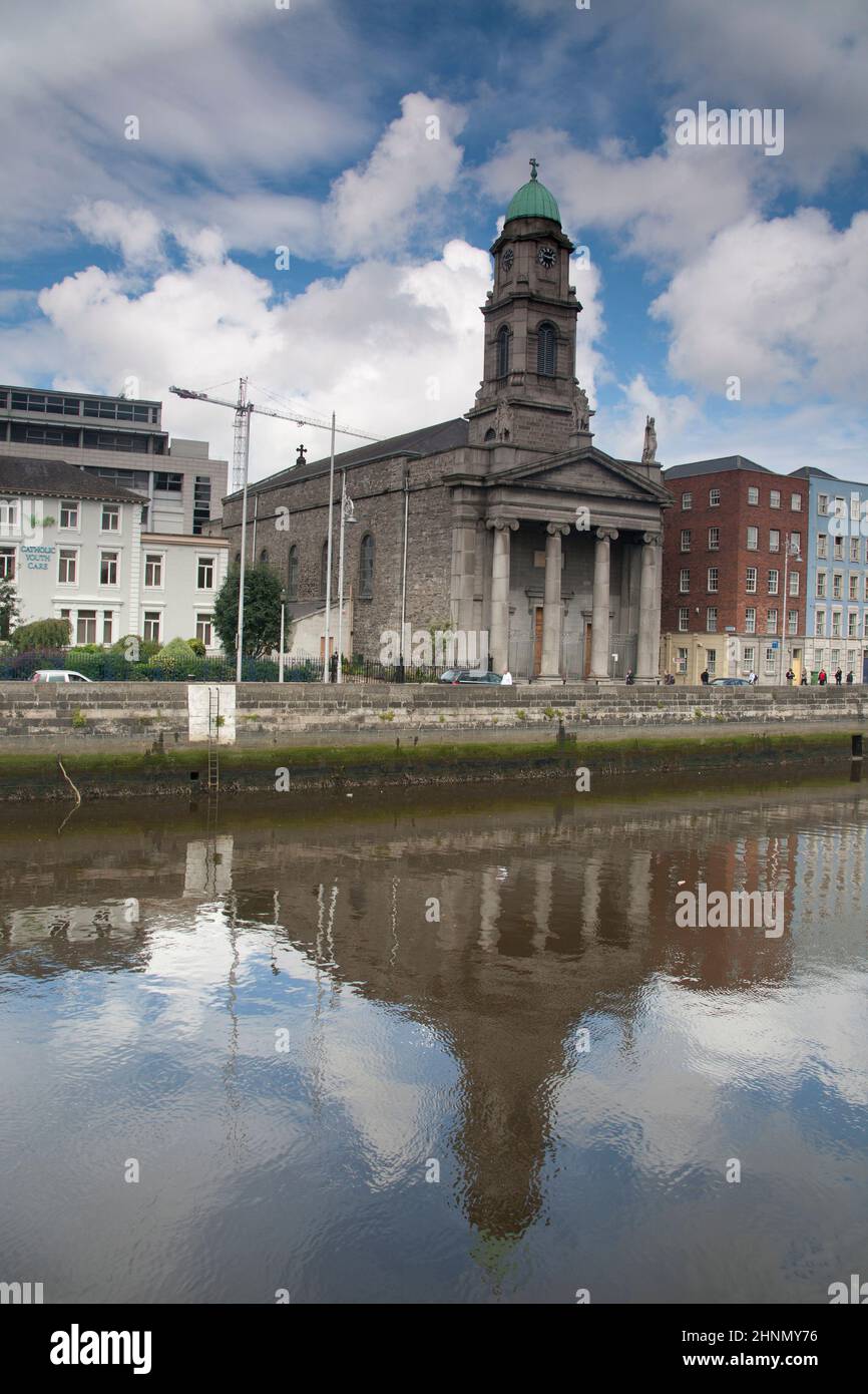 St Pauls Church Smithfield sur la rivière Liffey Dublin Irlande Banque D'Images