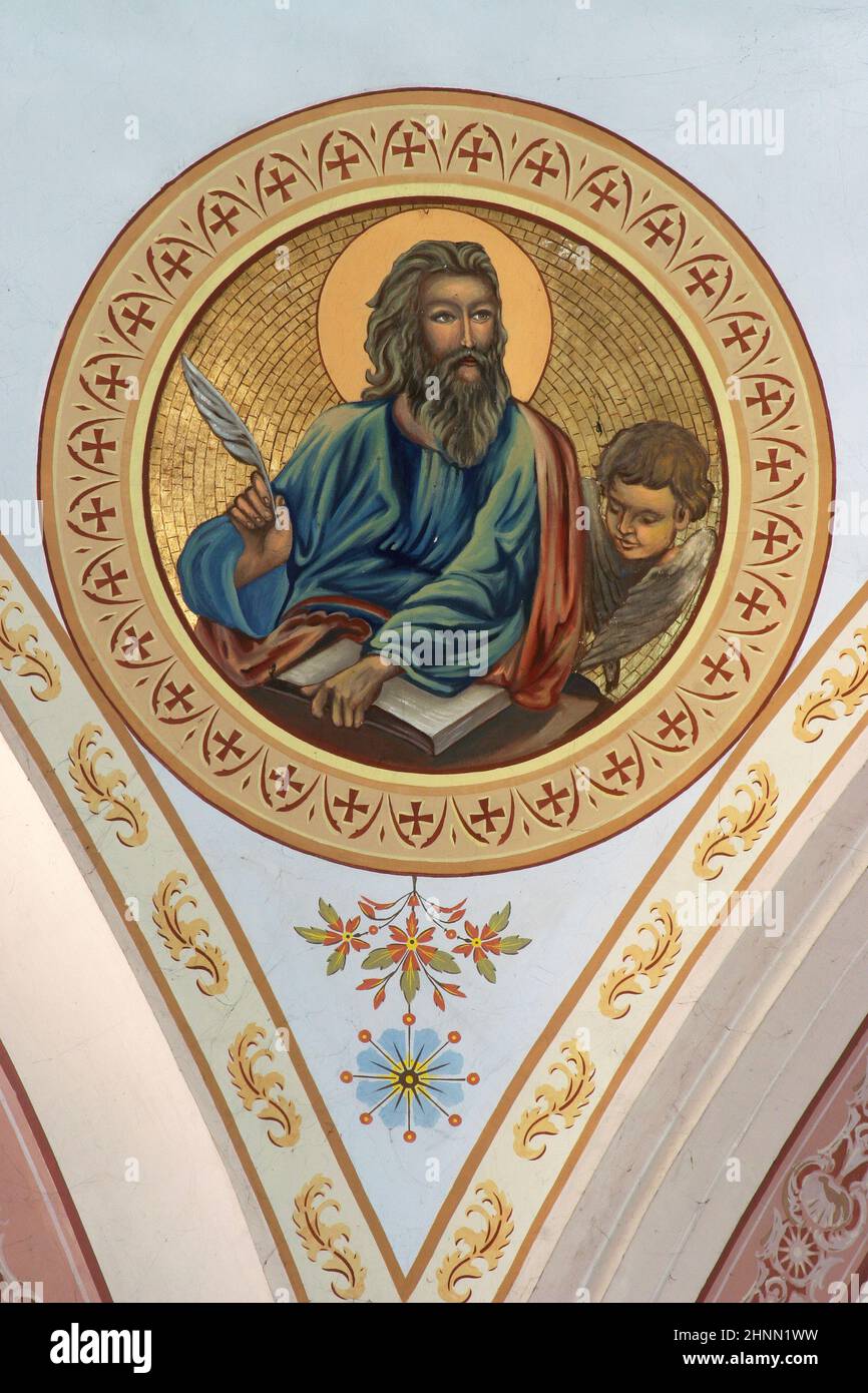 Saint Matthieu l'évangéliste, fresque dans la cathédrale de Sainte Thérèse d'Avila à Bjelovar, Croatie Banque D'Images