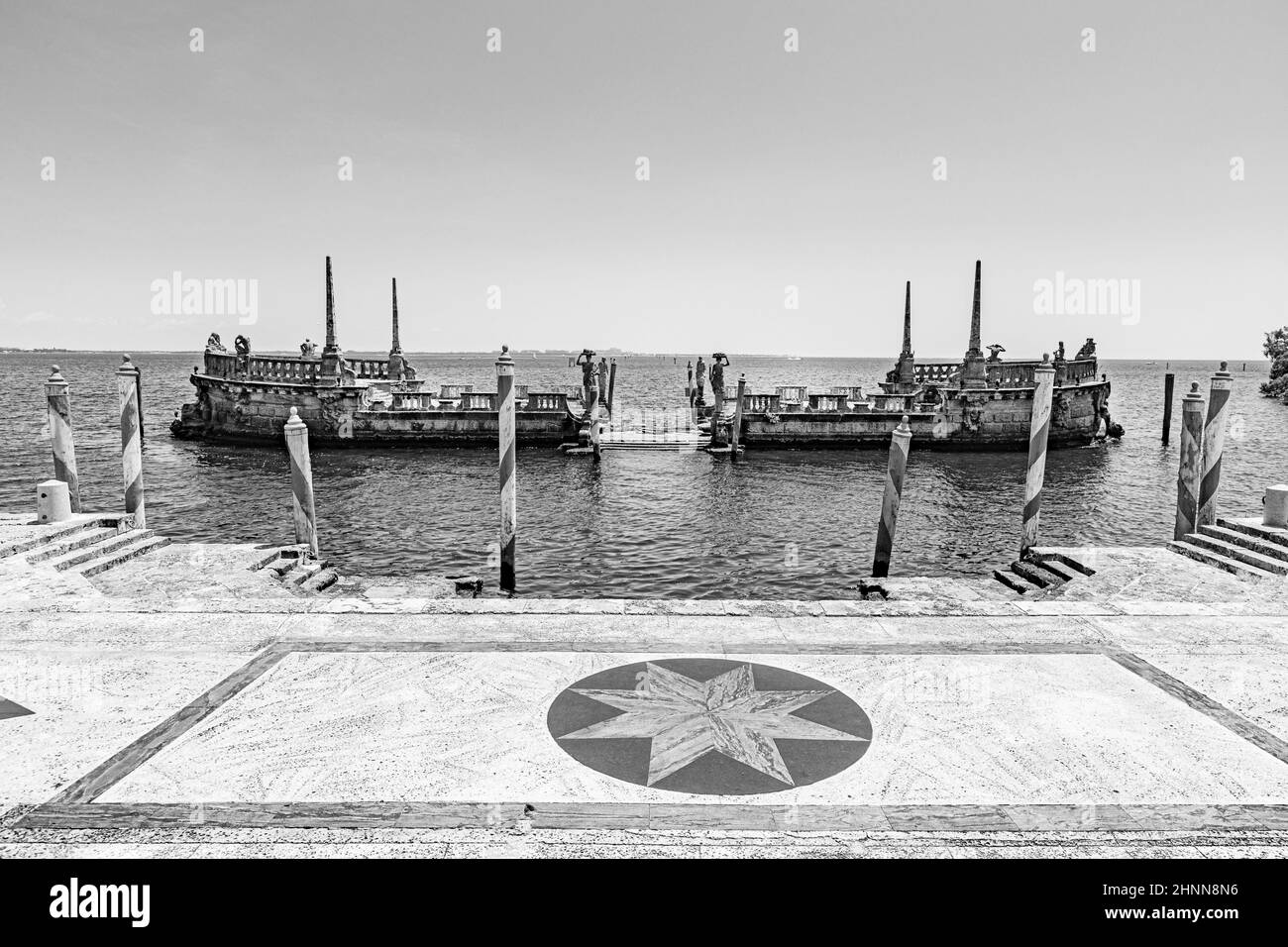 Visite de la villa Vizcaya à Miami. Vizcaya Museum and Gardens est une propriété de 1916 front de mer avec son propre quai dans le style vénitien Banque D'Images