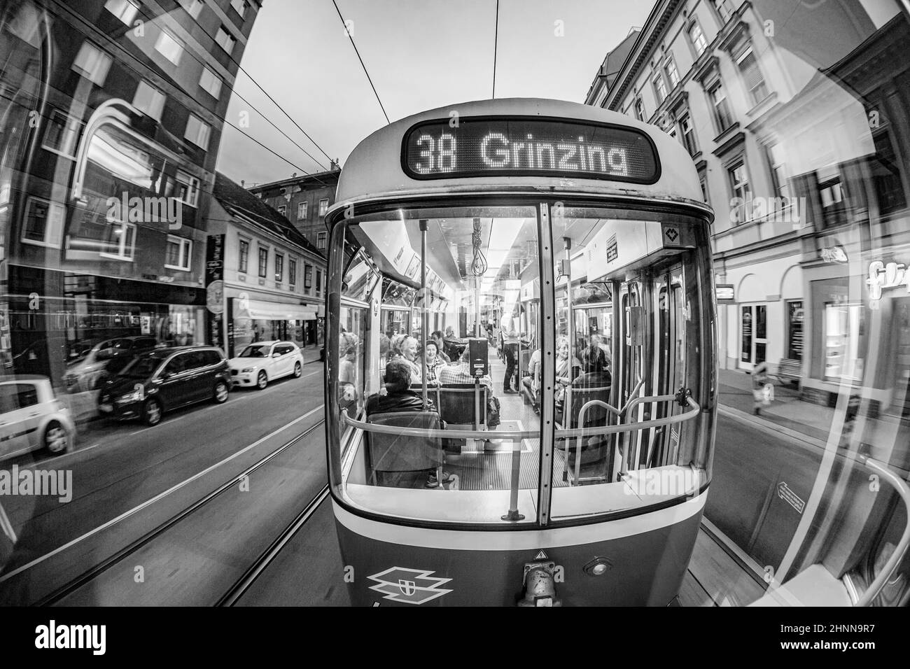 Tramway à l'ancienne en voiture de nuit Banque D'Images