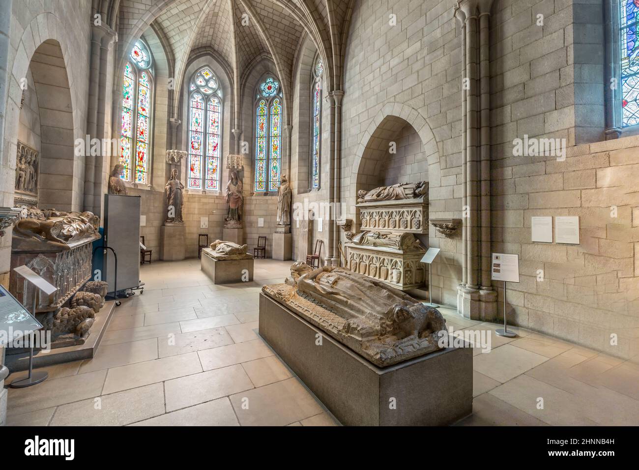 Les gens visitent le Sanctuaire au musée Cloisters de New York Banque D'Images