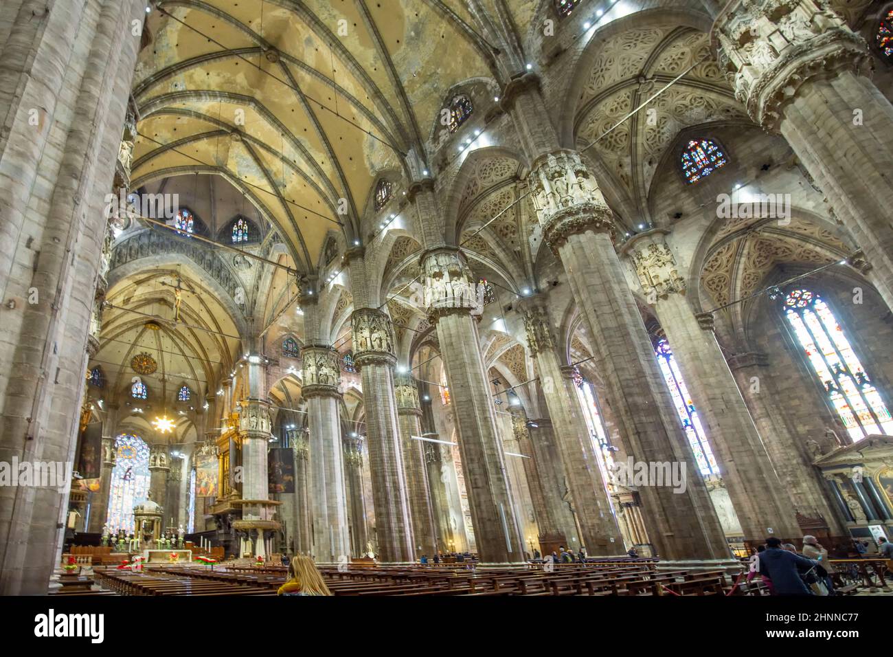 Intérieur de la célèbre cathédrale de Milan - Duomo Banque D'Images