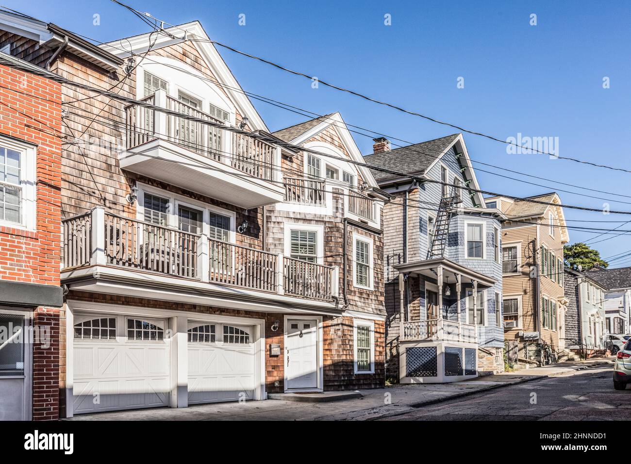 Vieilles maisons en bois dans la vieille partie historique de Newport, Etats-Unis avec des bardeaux en bois au mur Banque D'Images