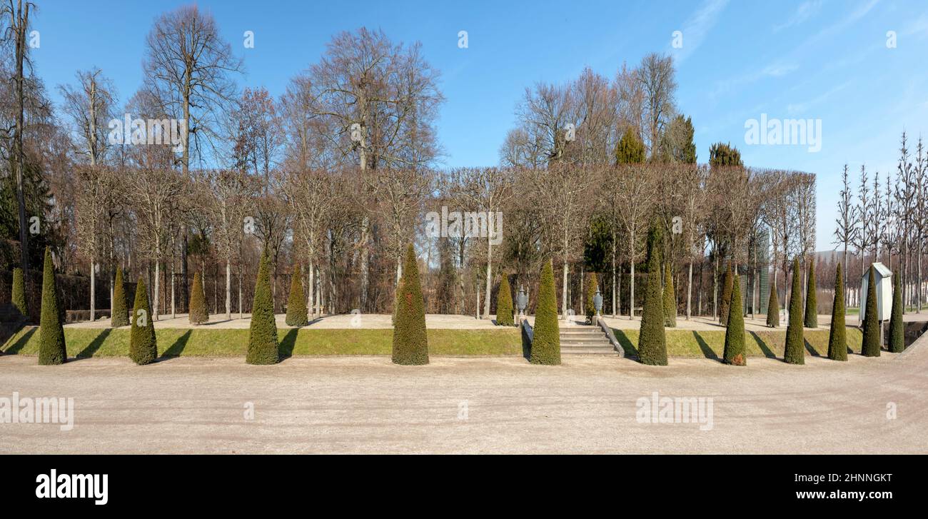 Palais célèbre dans les jardins du palais de Schwetzingen. C'est le plus grand jardin de palais d'Allemagne. Banque D'Images