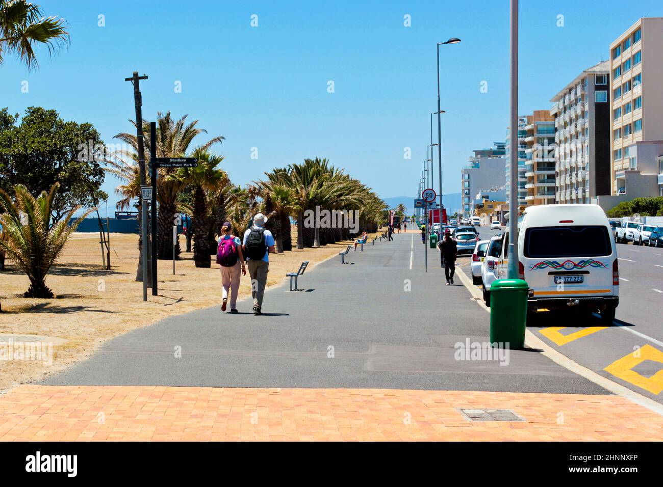 Rue dans la promenade de Mouille Sea point, le Cap, Afrique du Sud. Banque D'Images