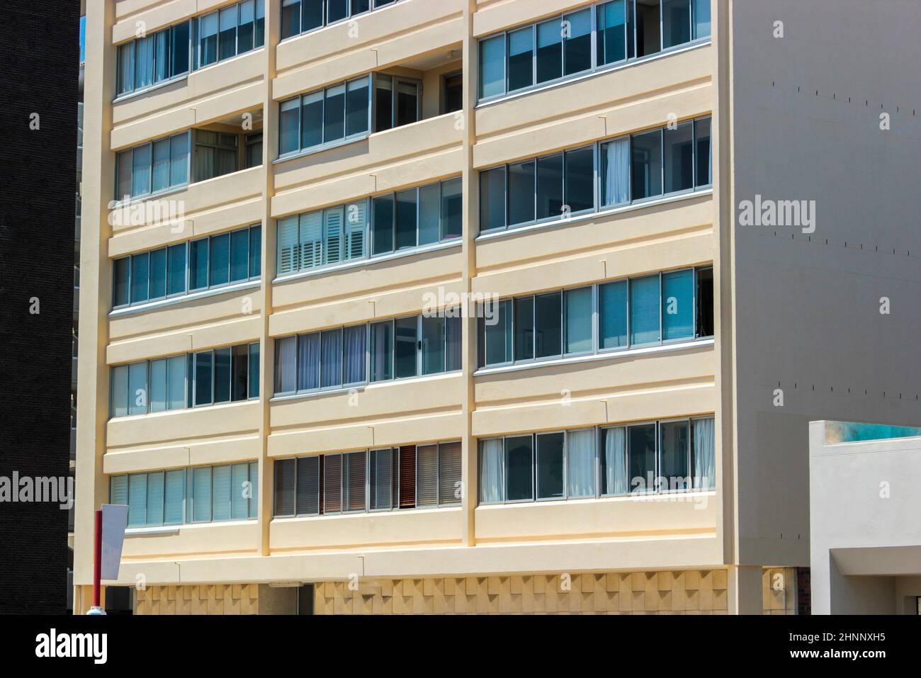 Chambres et fenêtres de l'hôtel au Cap. Texture et détail. Banque D'Images