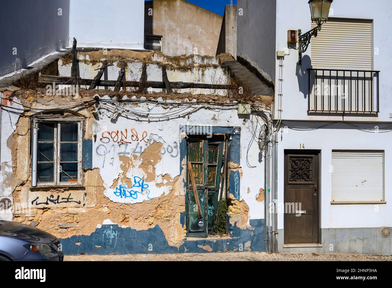 Ancienne maison inhabitée Banque D'Images