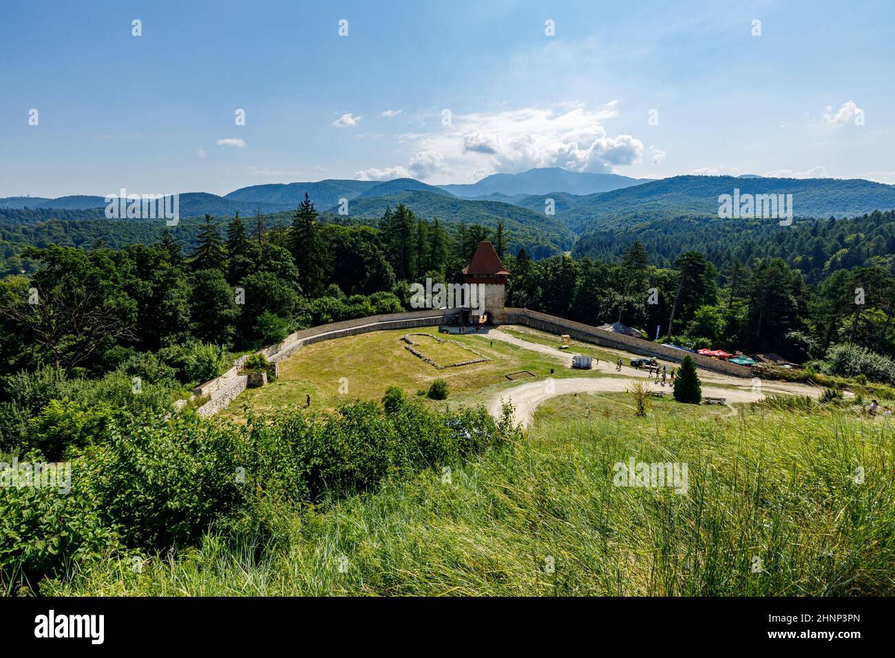 Le château de Rasnov ou Rosenau en Roumanie Banque D'Images