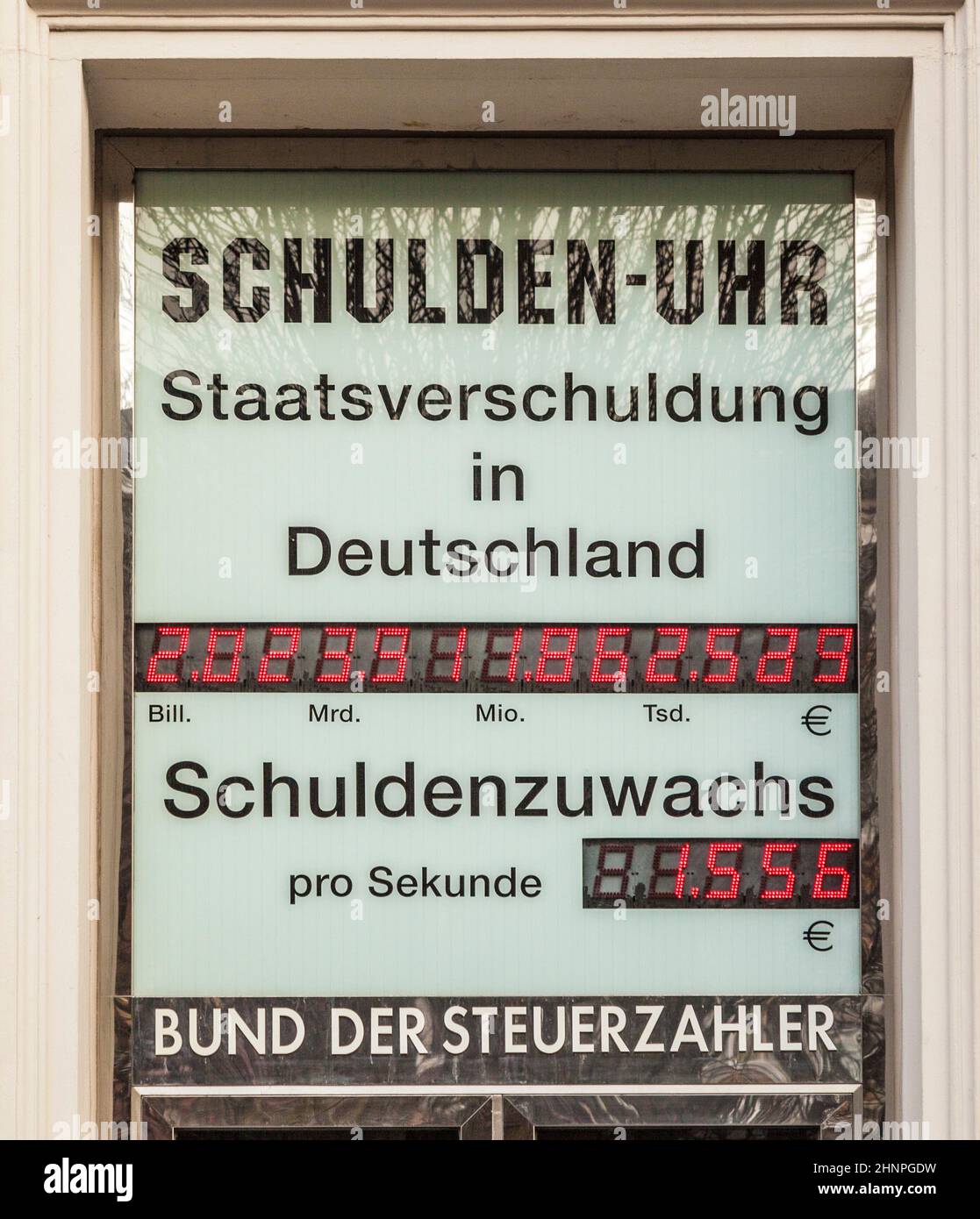 l'horloge indique la dette réelle en Allemagne Banque D'Images
