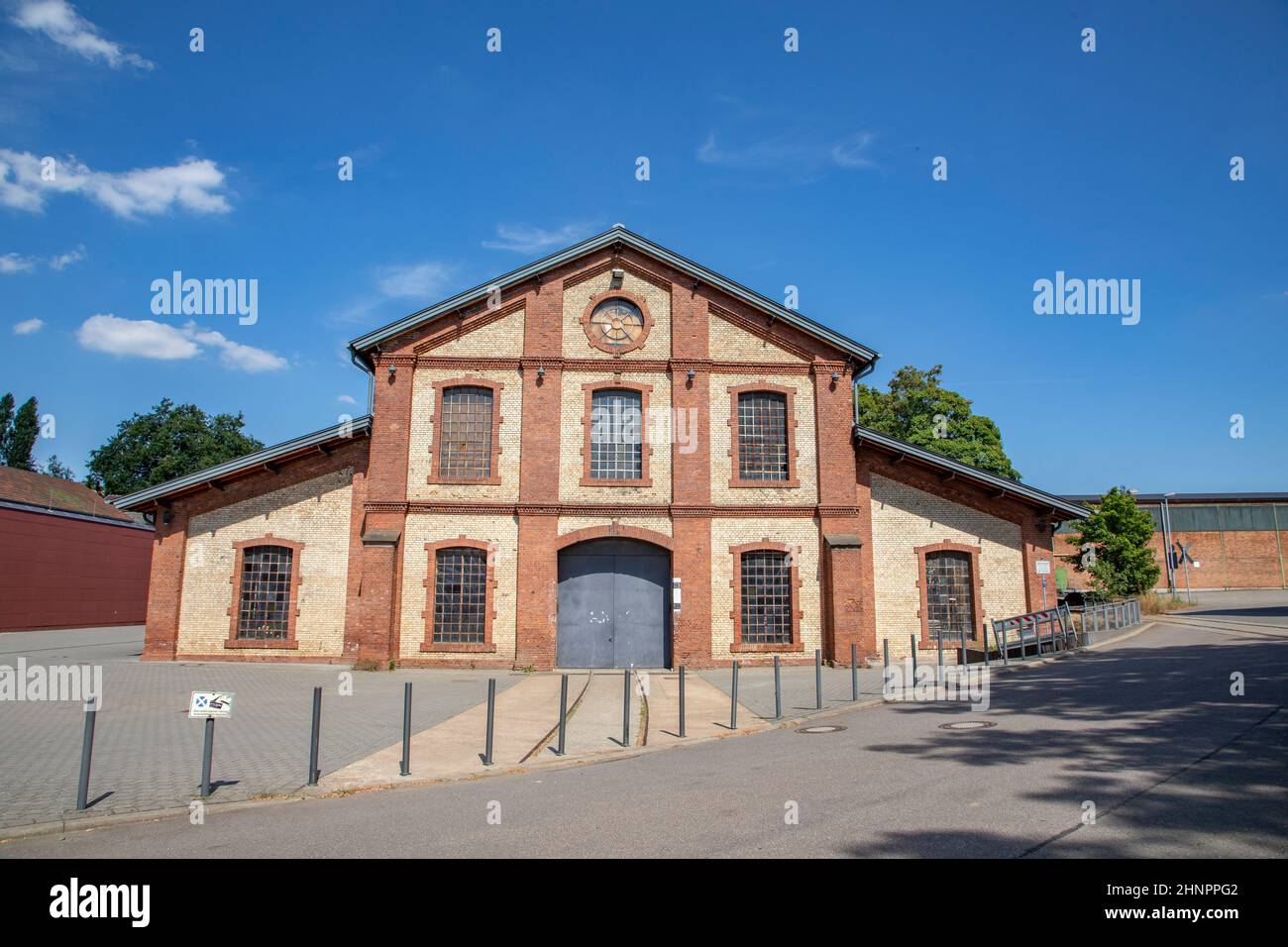 L'ancienne salle de l'industrie alte Schmelz a été transformée en site d'événement Banque D'Images