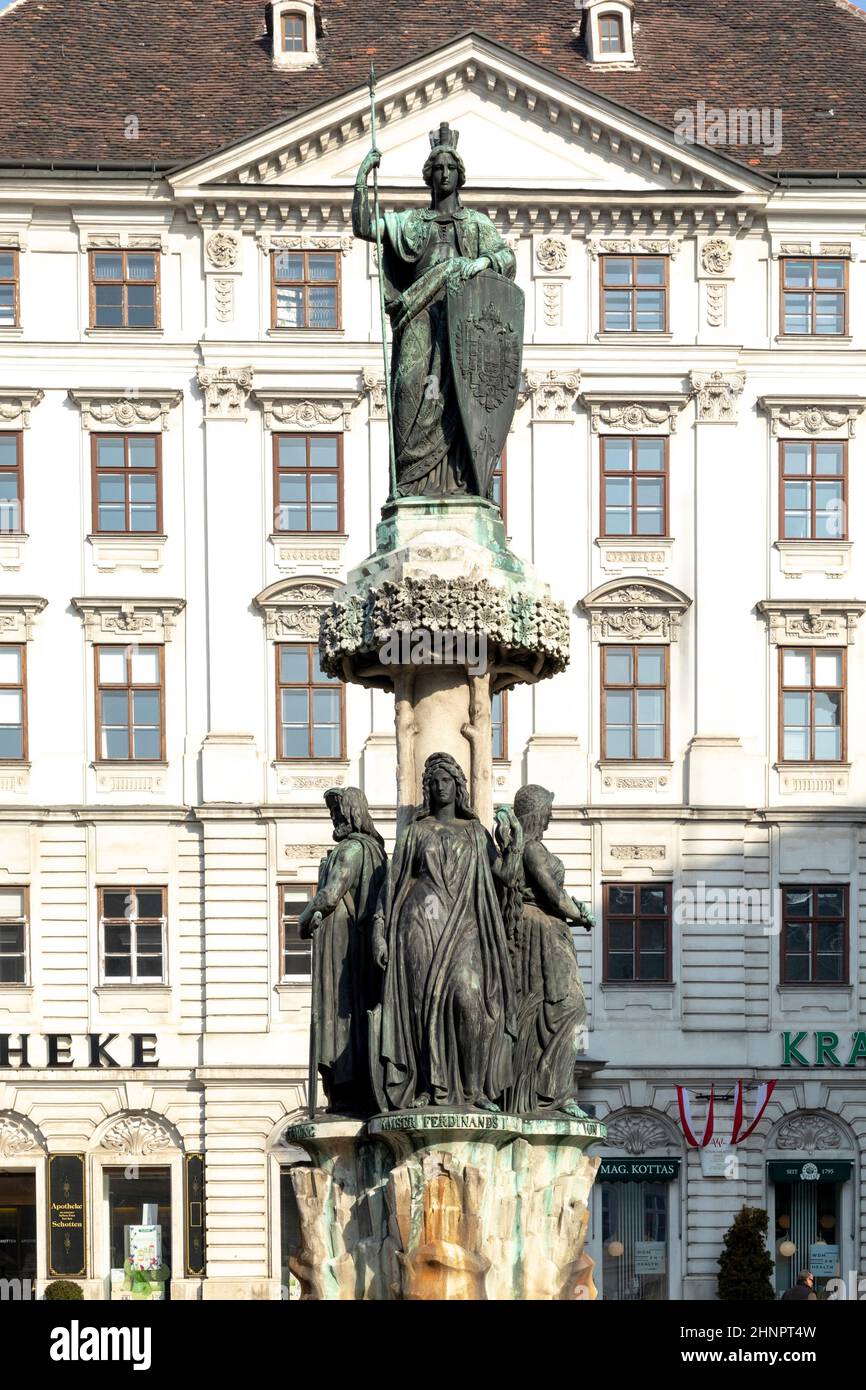 Fontaine d'Autriche sur la place Freyung Banque D'Images