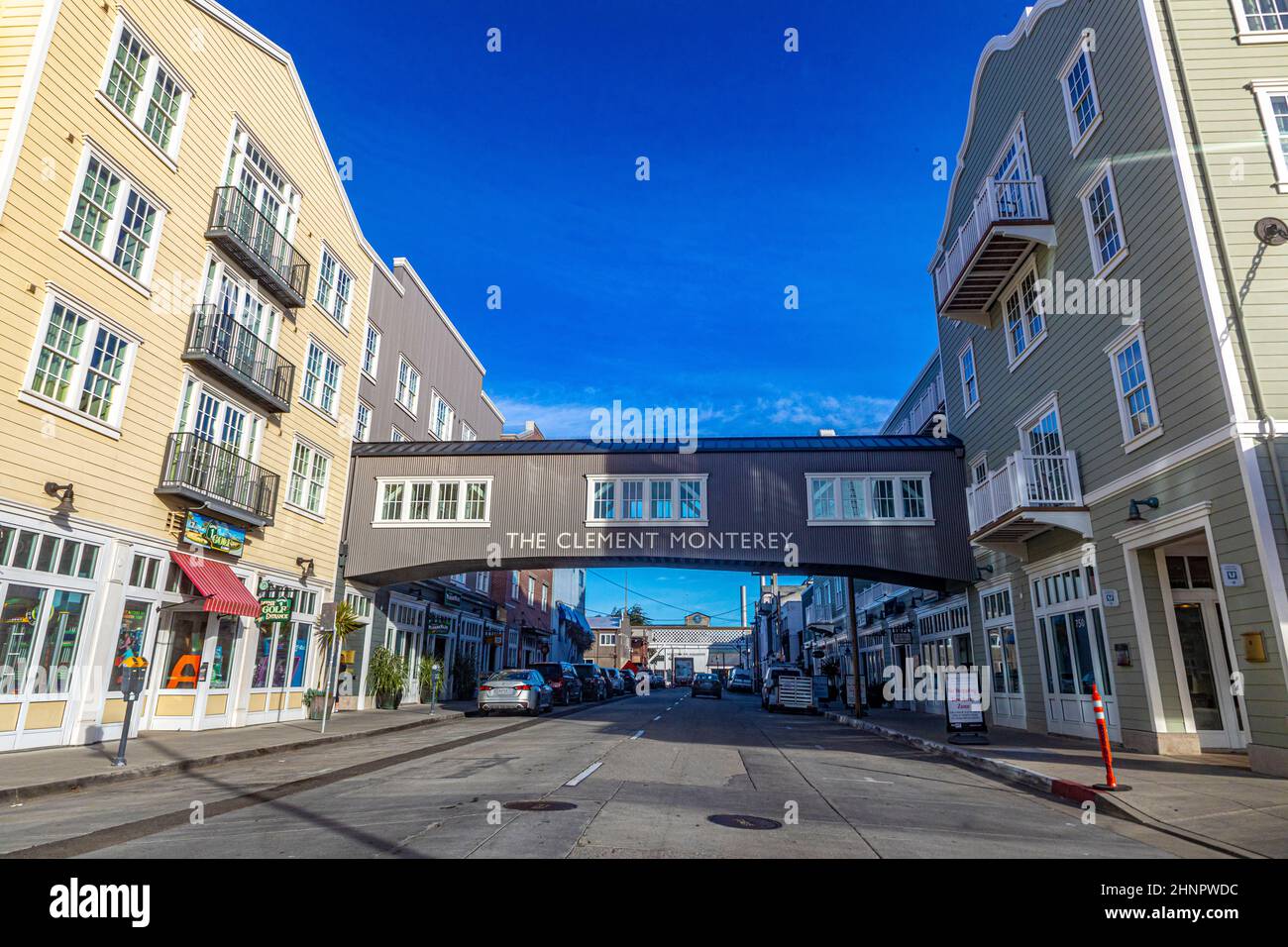 Monterey attire des artistes depuis la fin du siècle 19th et de nombreux peintres et écrivains célèbres y vivent. Il s'agit maintenant d'une destination importante pour les bateaux de croisière. Banque D'Images