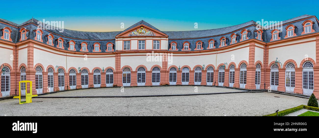 Weilburg, Allemagne - 13 novembre 2019 : le château de Weilburg est l'un des plus grands châteaux baroques de Hesse, en Allemagne. Banque D'Images