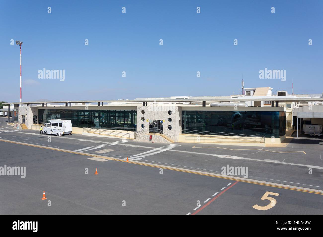 Arrivée / départs terminal à l'aéroport international d'Amílcar Cabral (Sal), Sal, República de Cabo (Cap-Vert) Banque D'Images