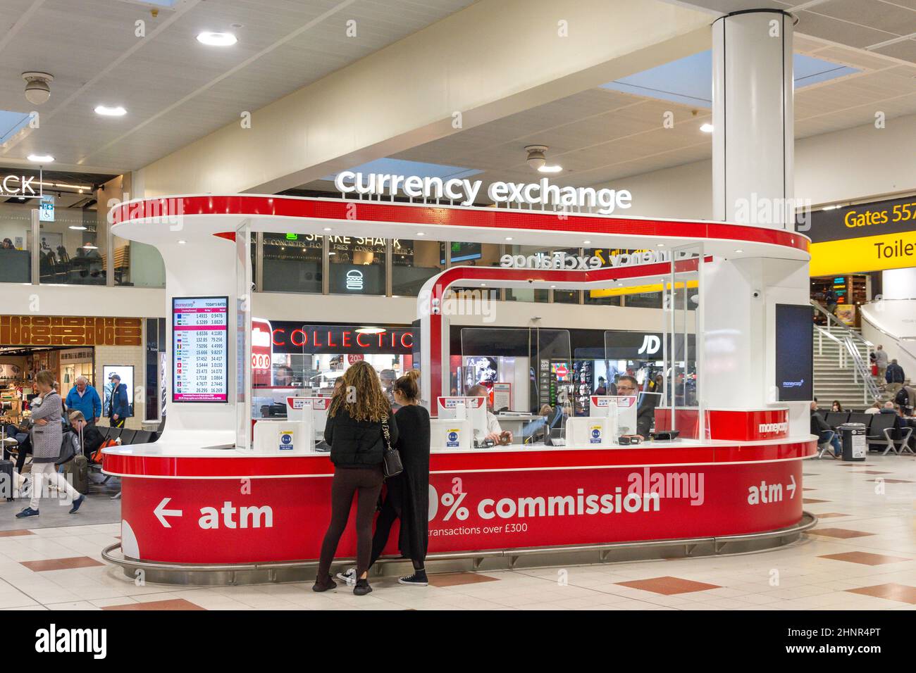 Guichet de change Moneycorp dans départs, terminal nord, aéroport de Londres Gatwick, Crawley, West Sussex, Angleterre, Royaume-Uni Banque D'Images