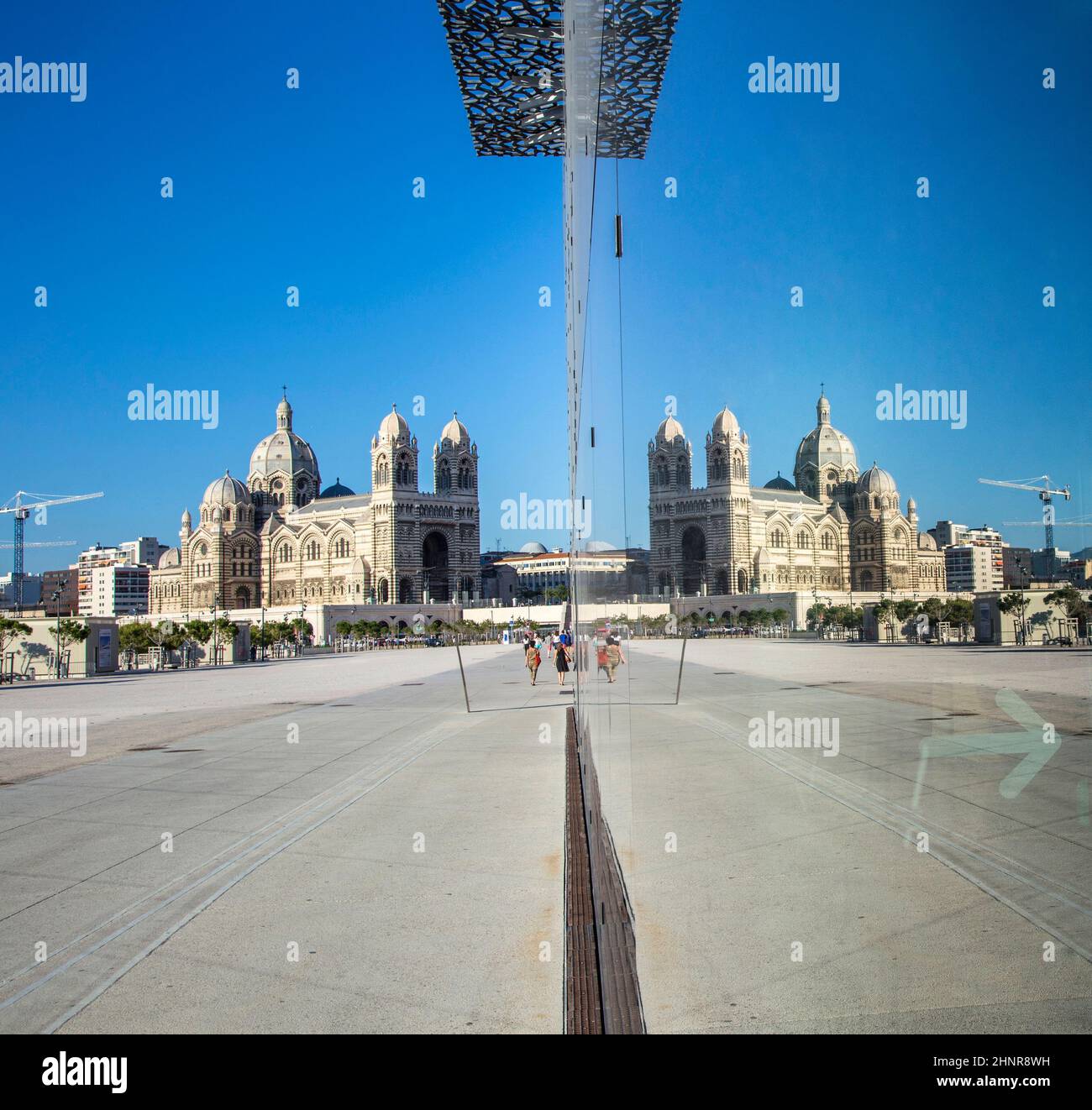 Le bâtiment moderne du Musée des civilisations européennes et méditerranéennes avec réflexion Banque D'Images