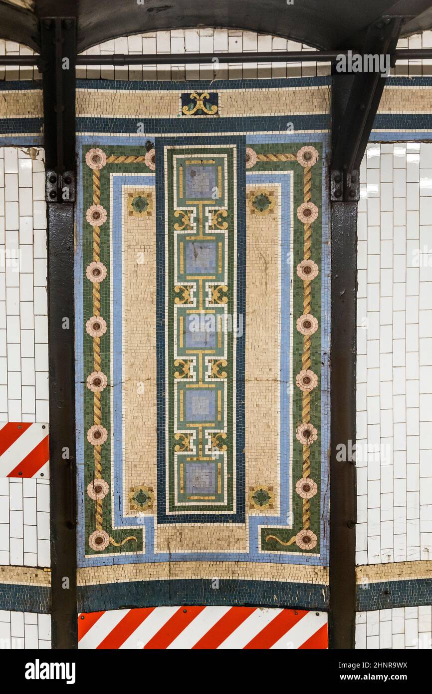 métro à New York avec de vieux carreaux historiques Banque D'Images