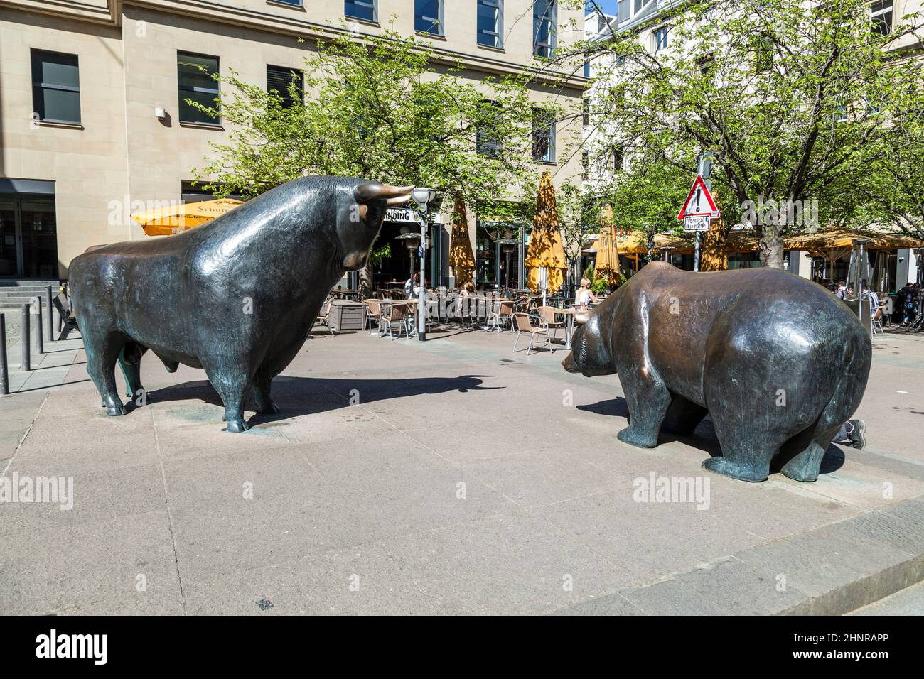 Les statues de Bull et Bear à la Bourse de Francfort Banque D'Images