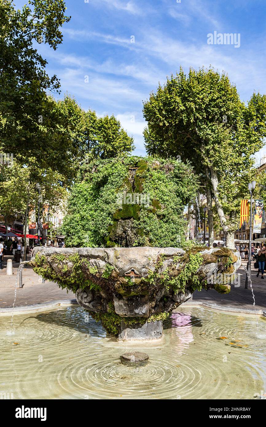 Neuf canons à la fontaine d'Aix en Provence Banque D'Images