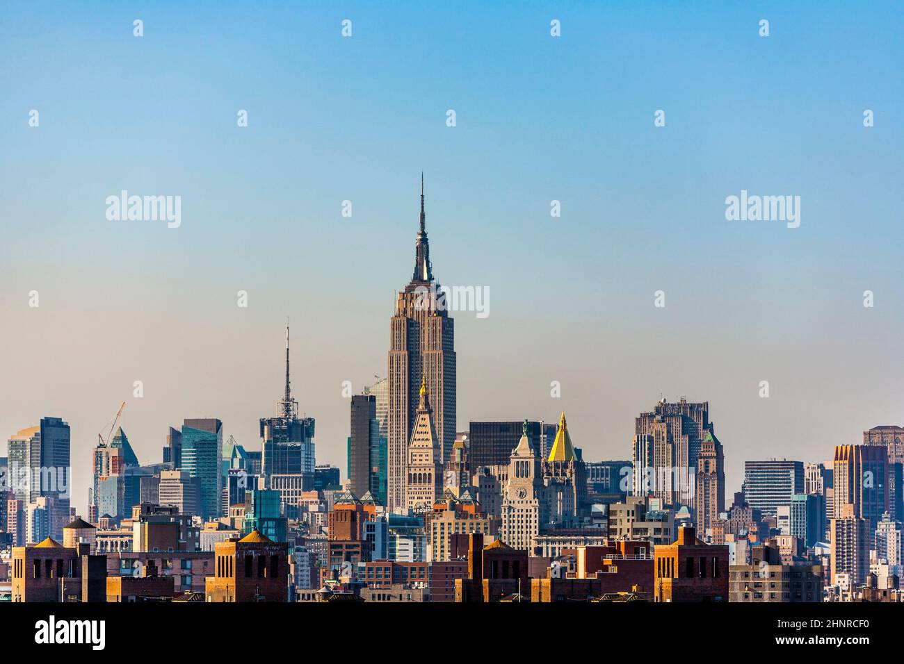 Vue sur le centre-ville de Manhattan avec des bâtiments historiques de New York. Banque D'Images