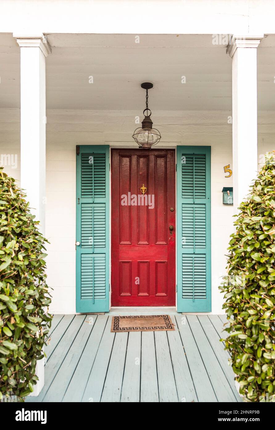 entrée typique en bois dans une ancienne maison historique dans key west Banque D'Images