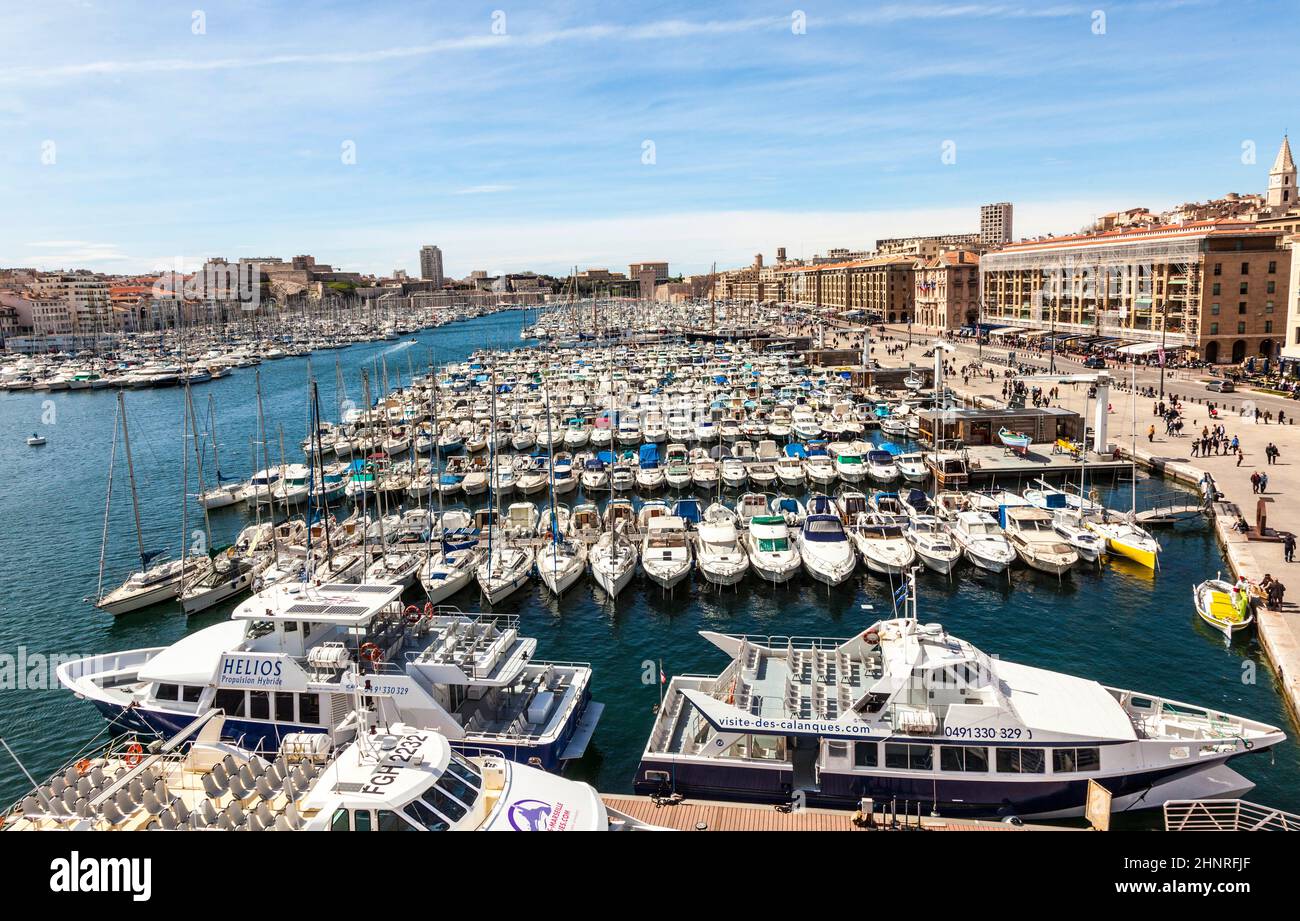 Vue panoramique aérienne sur le vieux port de Marseille Banque D'Images