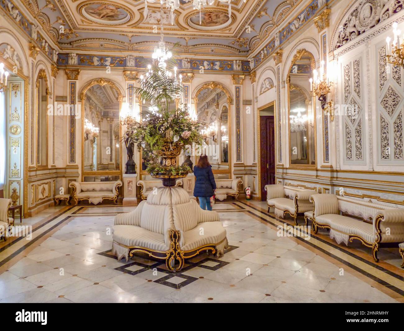 Hall principal, magnifiquement décoré, dans l'ancien palais du musée de céramique à Valence, Espagne Banque D'Images