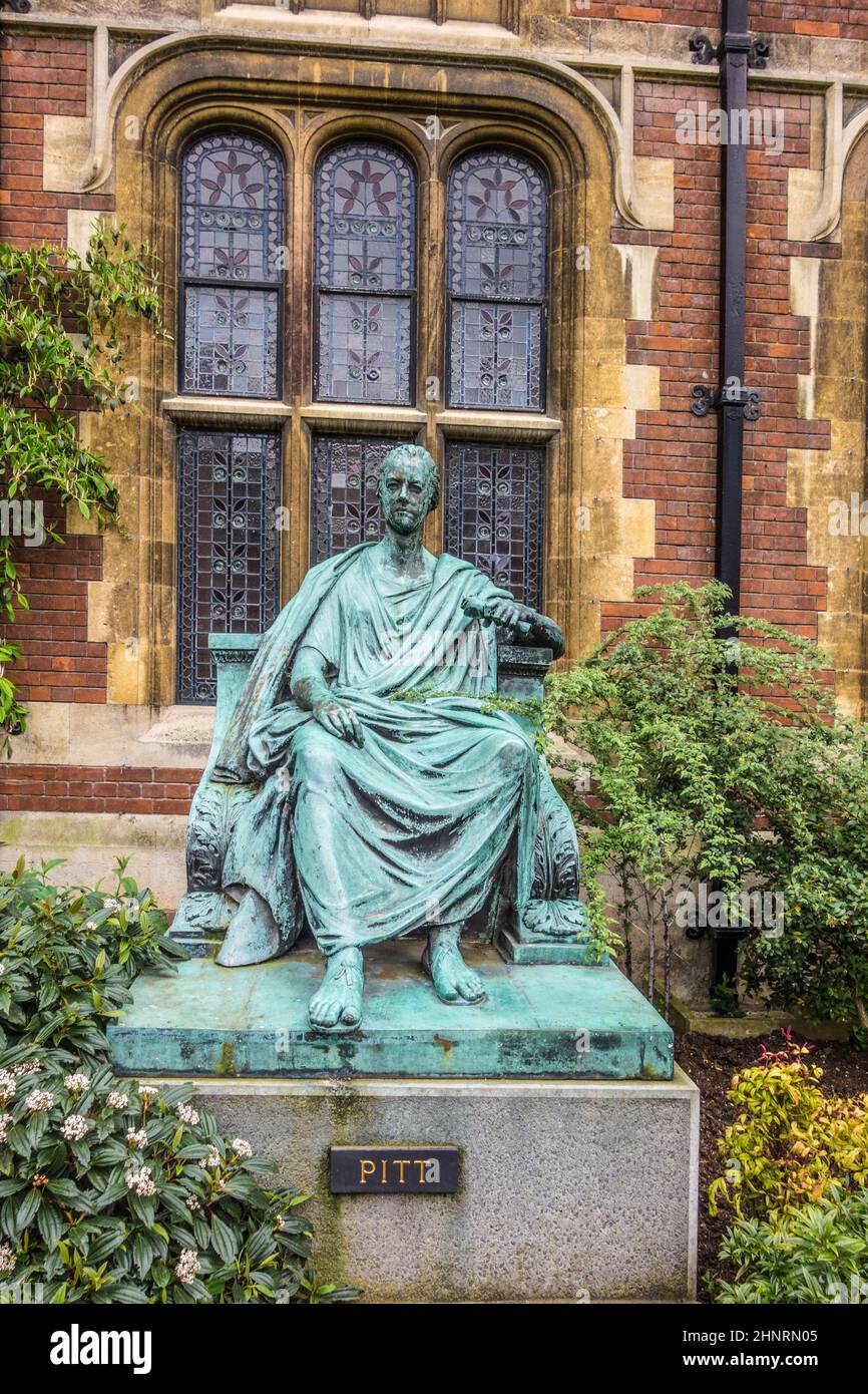 Statue à William Pitt le plus jeune dans le domaine de Pembroke College, Cambridge. Banque D'Images