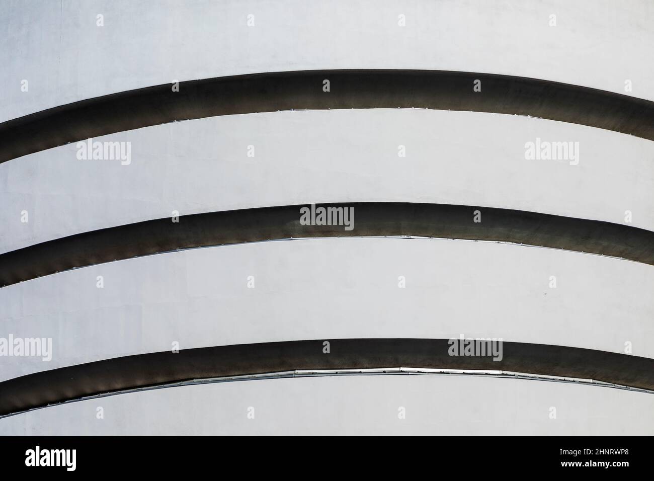 Vue sur la façade du célèbre musée Guggenheim de New York Banque D'Images